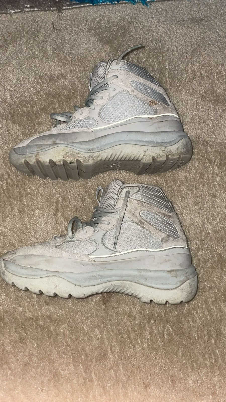 Yeezy Yeezy Boots Salt Size US 9.5 / EU 42-43 - 3 Thumbnail