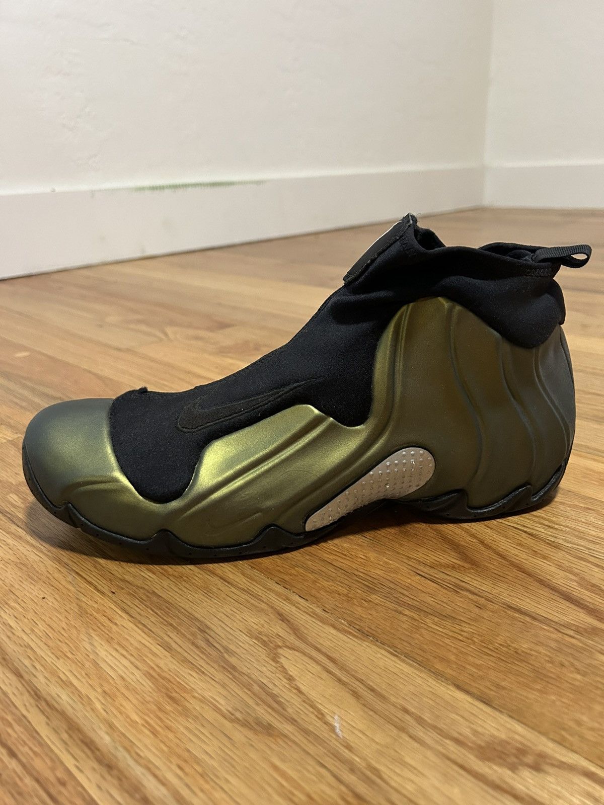 Nike Air Flightposite 1999 Metallic Gold Size 11.5