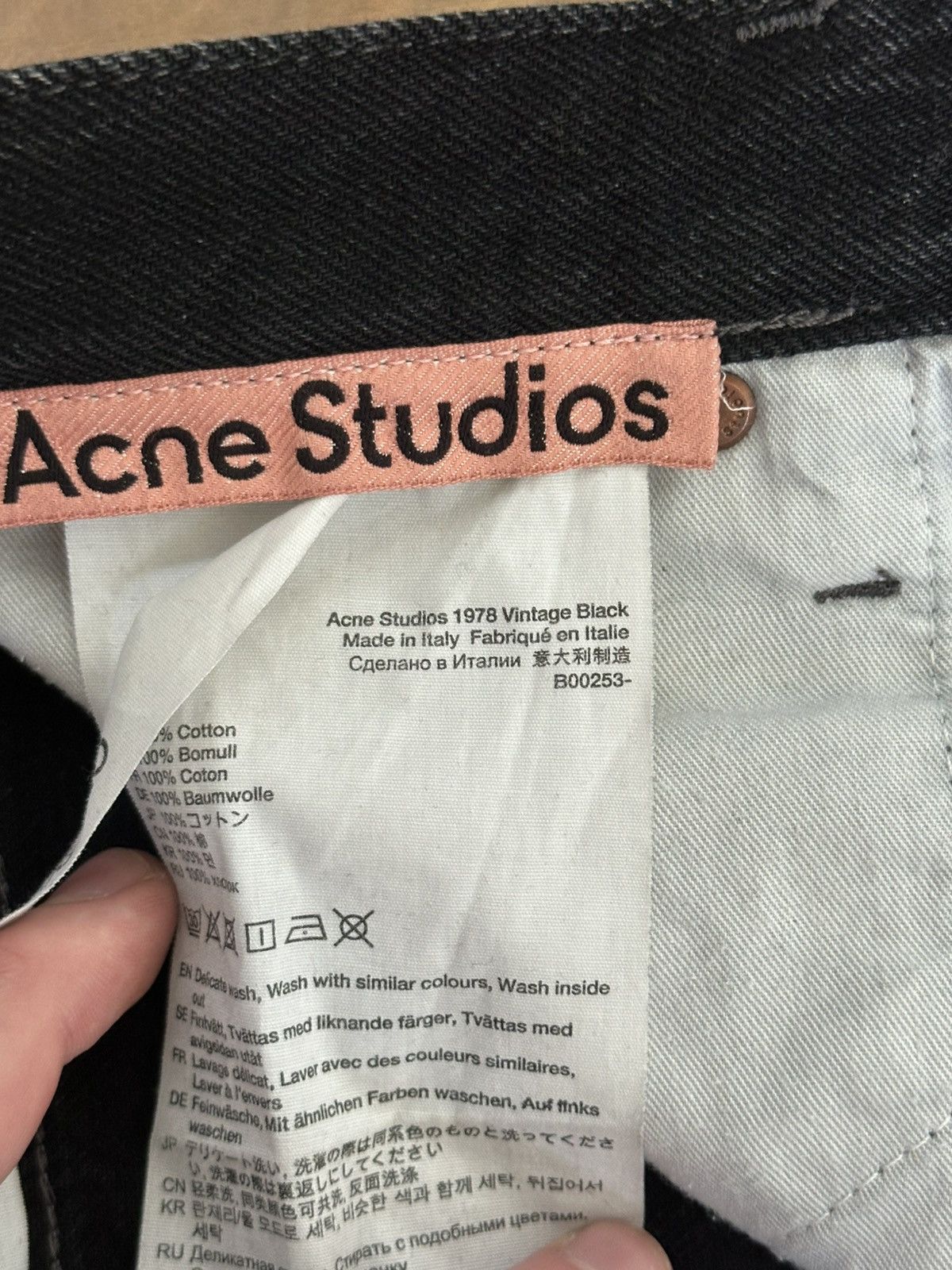 Acne Studios Acne Studios Denim Jeans with High Waist “2022” – Black. Size US 33 - 6 Thumbnail