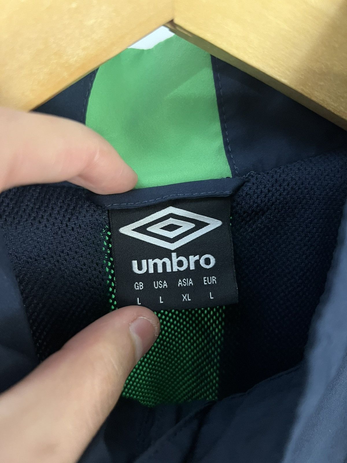 Umbro VINTAGE UMBRO IRELAND RUGBY SOCCER JERSEY RETRO BLOKE 90s Size US L / EU 52-54 / 3 - 4 Thumbnail