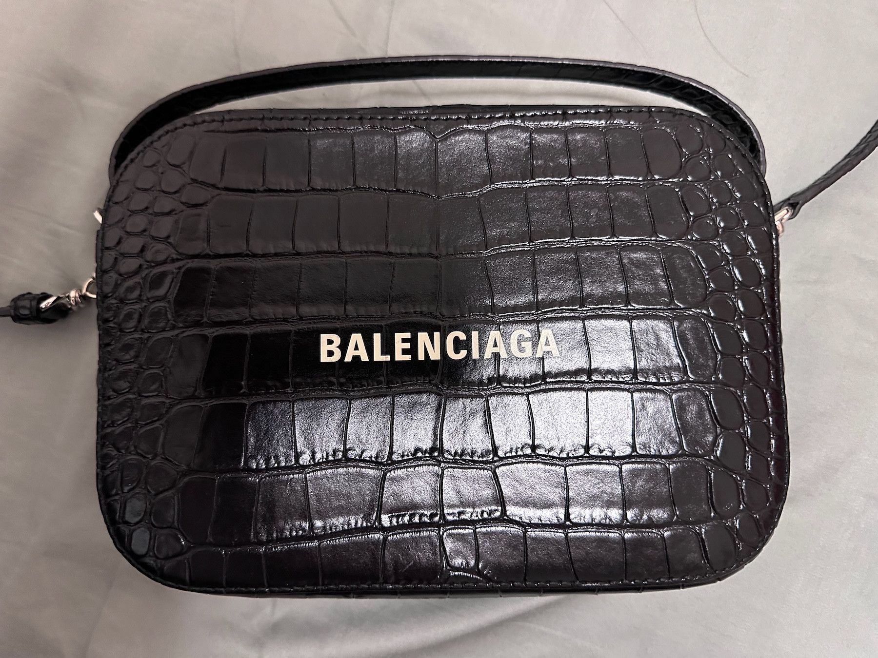 Balenciaga Balenciaga Everyday Leather Camera Bag Size ONE SIZE - 1 Thumbnail