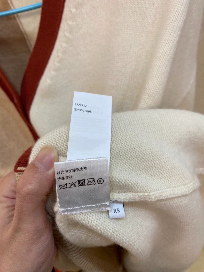 Loewe LOEWE Anagram Asymmetric Wool Knit Open Weave in beige Size XS / US 0-2 / IT 36-38 - 4 Thumbnail