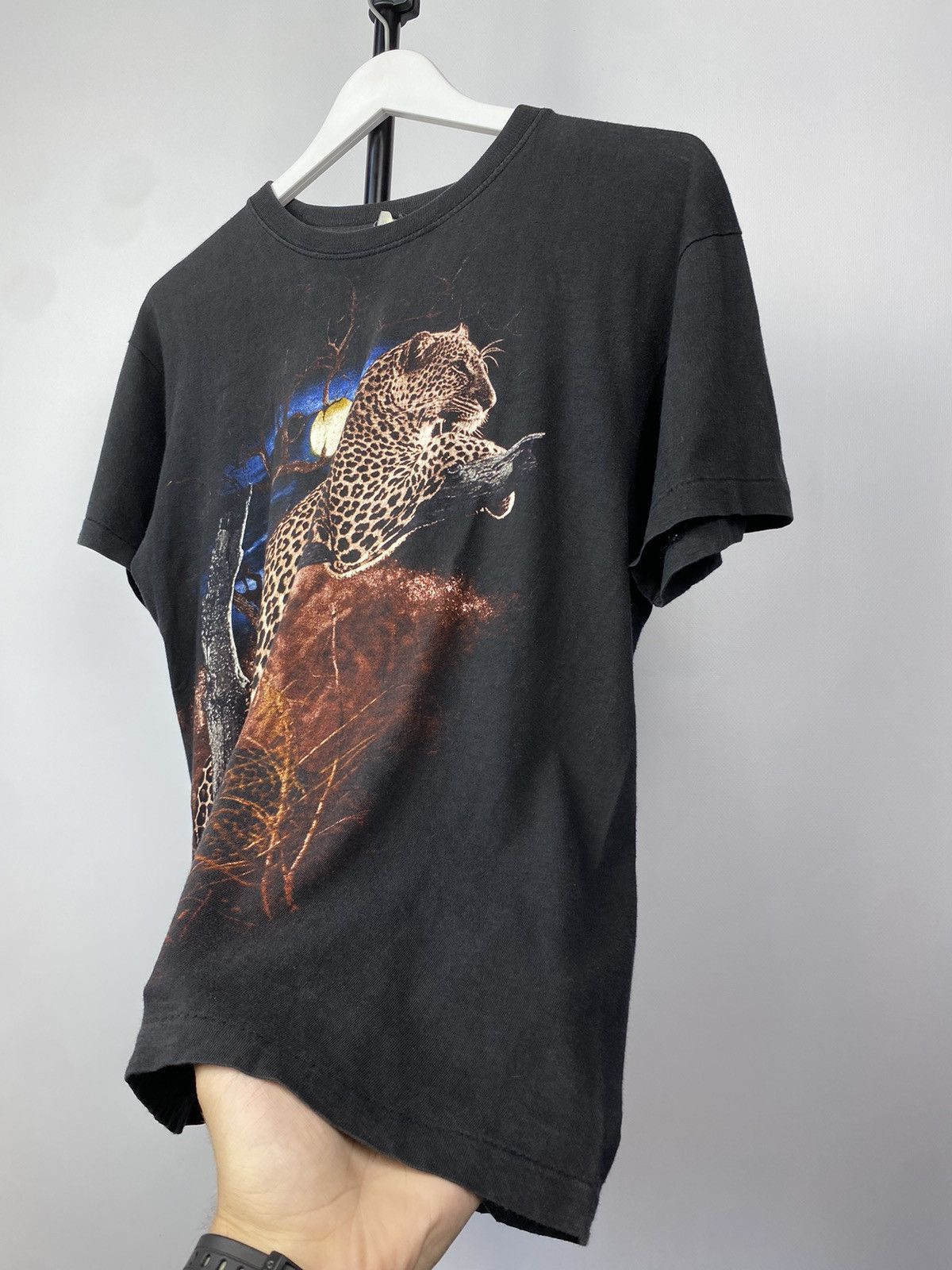 Vintage Vintage 80s Faded 3D print Leopard Nature Animal tee shirt Size US S / EU 44-46 / 1 - 7 Thumbnail