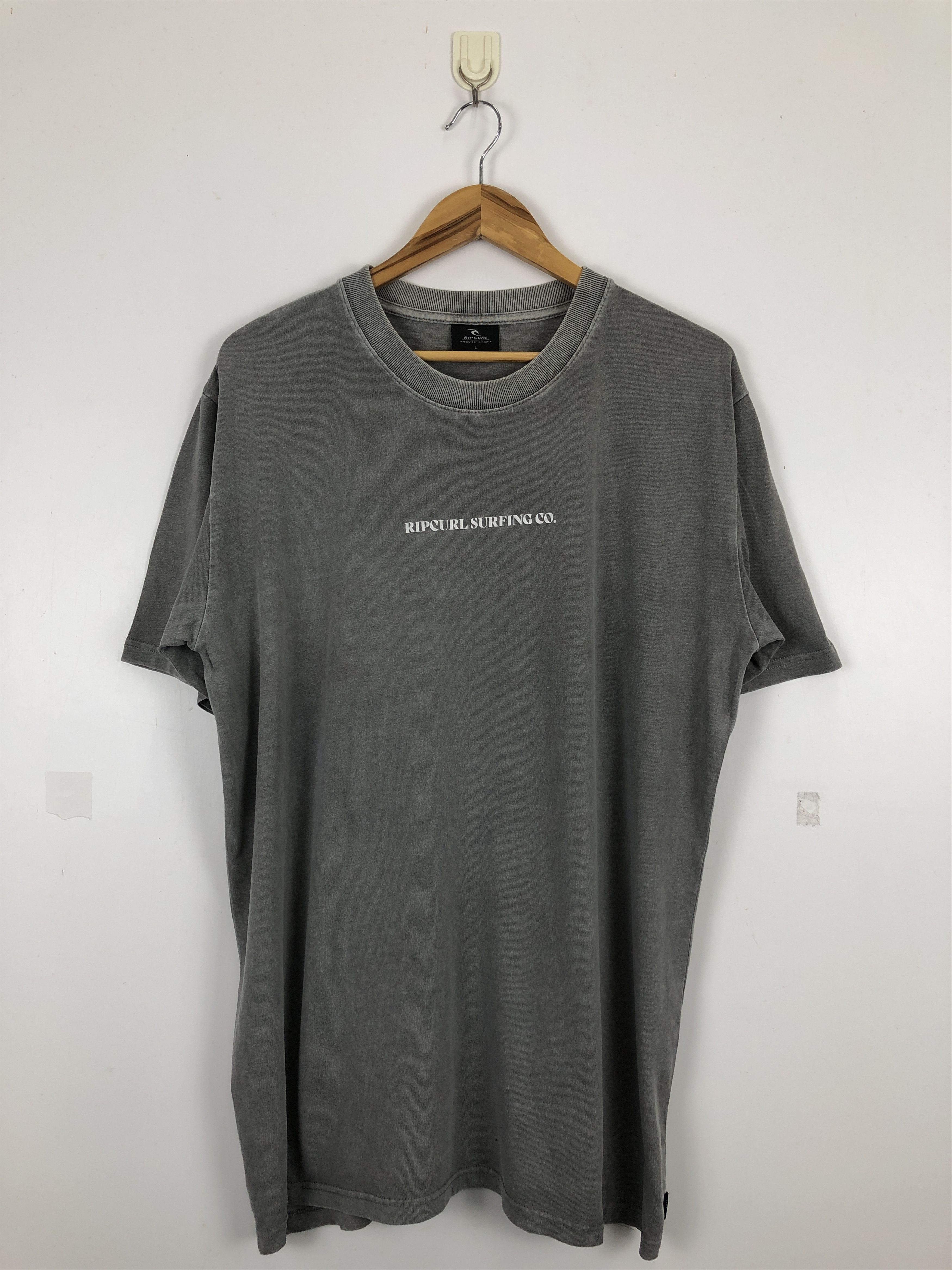 Rip Curl Vintage 90s Rip Curl Graphic Crewneck Tee TA0469 Size US L / EU 52-54 / 3 - 3 Thumbnail