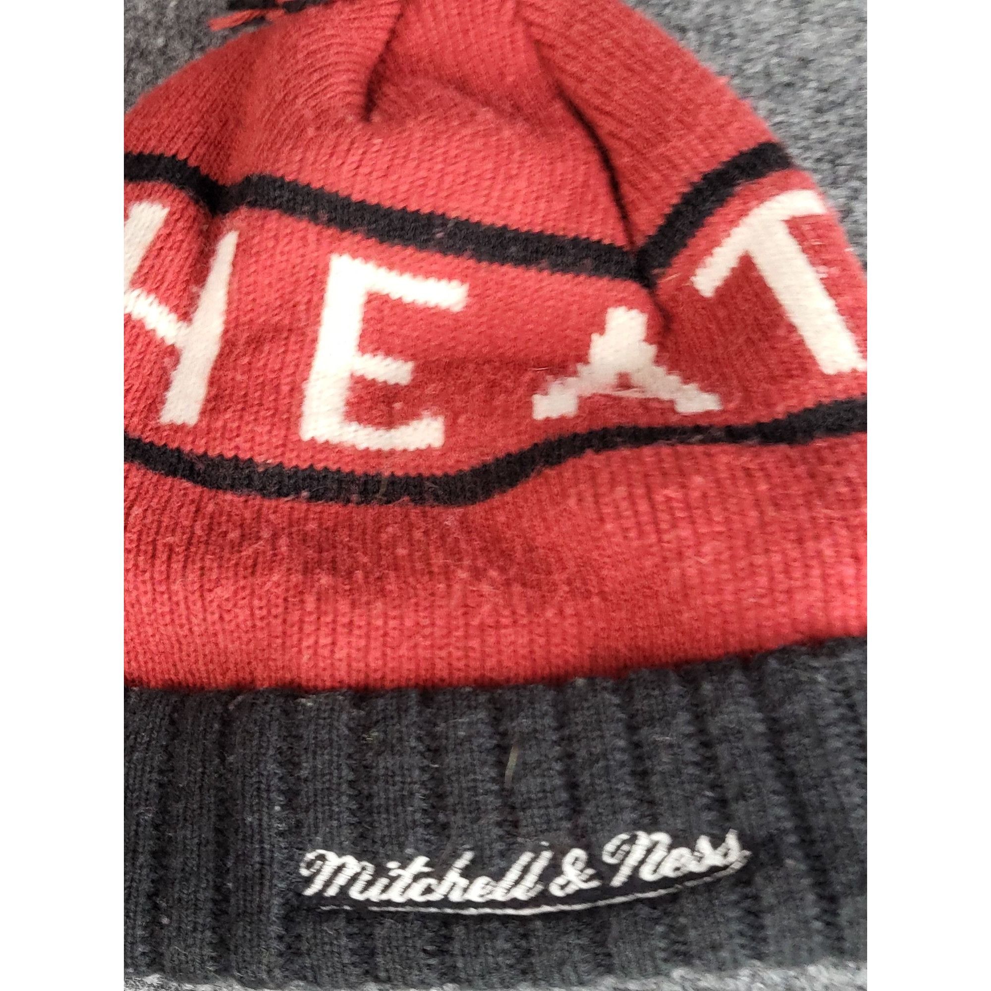 Mitchell & Ness Miami Heat Mitchell & Ness Beanie Men Logo Red Black Knit Wi Size ONE SIZE - 7 Thumbnail
