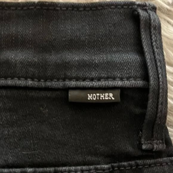 MOTHER MOTHER Mid-Rise Crop Step Fray Jeans. Size 31 Size 31" - 7 Thumbnail