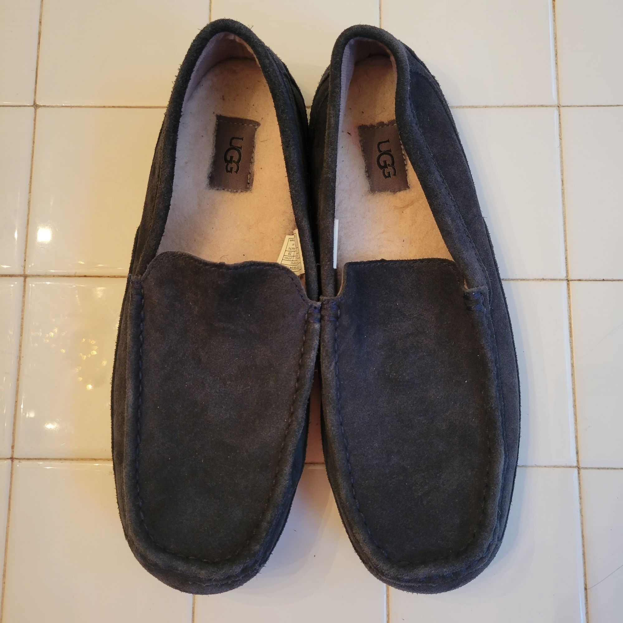 Ugg UGG 11 Leather Suede Moccasin Slippers Black 1003419 Moc Toe Size US 11 / EU 44 - 7 Thumbnail