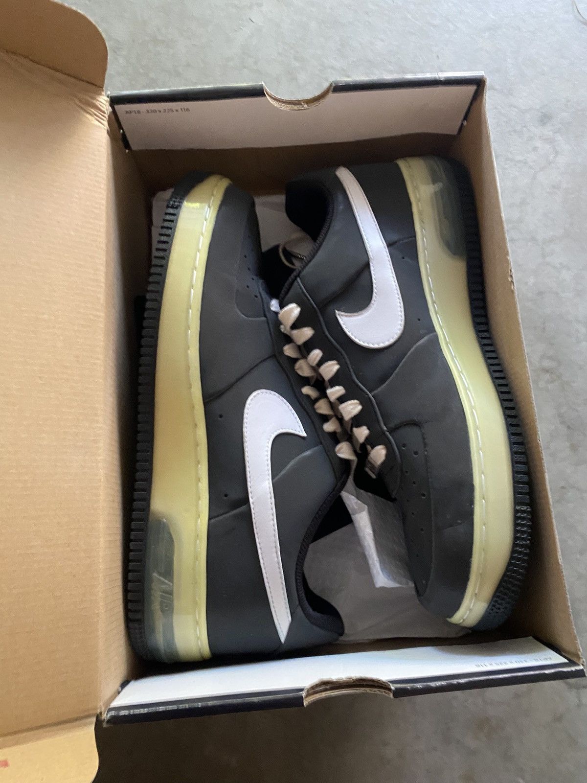 Nike RARE Nike Air Force 1 Size US 10.5 / EU 43-44 - 1 Thumbnail