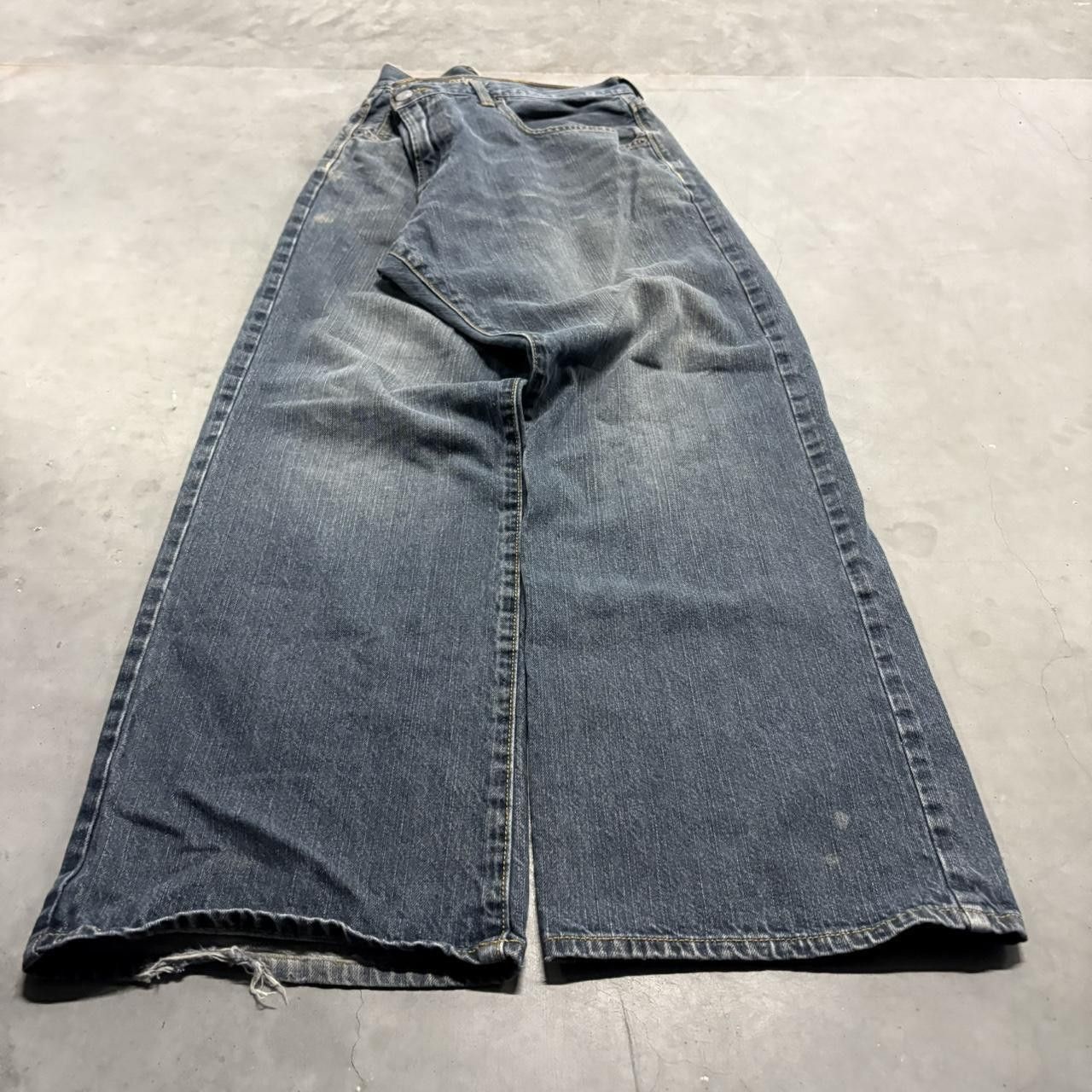 Vintage Crazy Vintage Y2K/2000s Baggy Wideleg Dark Wash Denim Jeans! Size US 38 / EU 54 - 1 Thumbnail