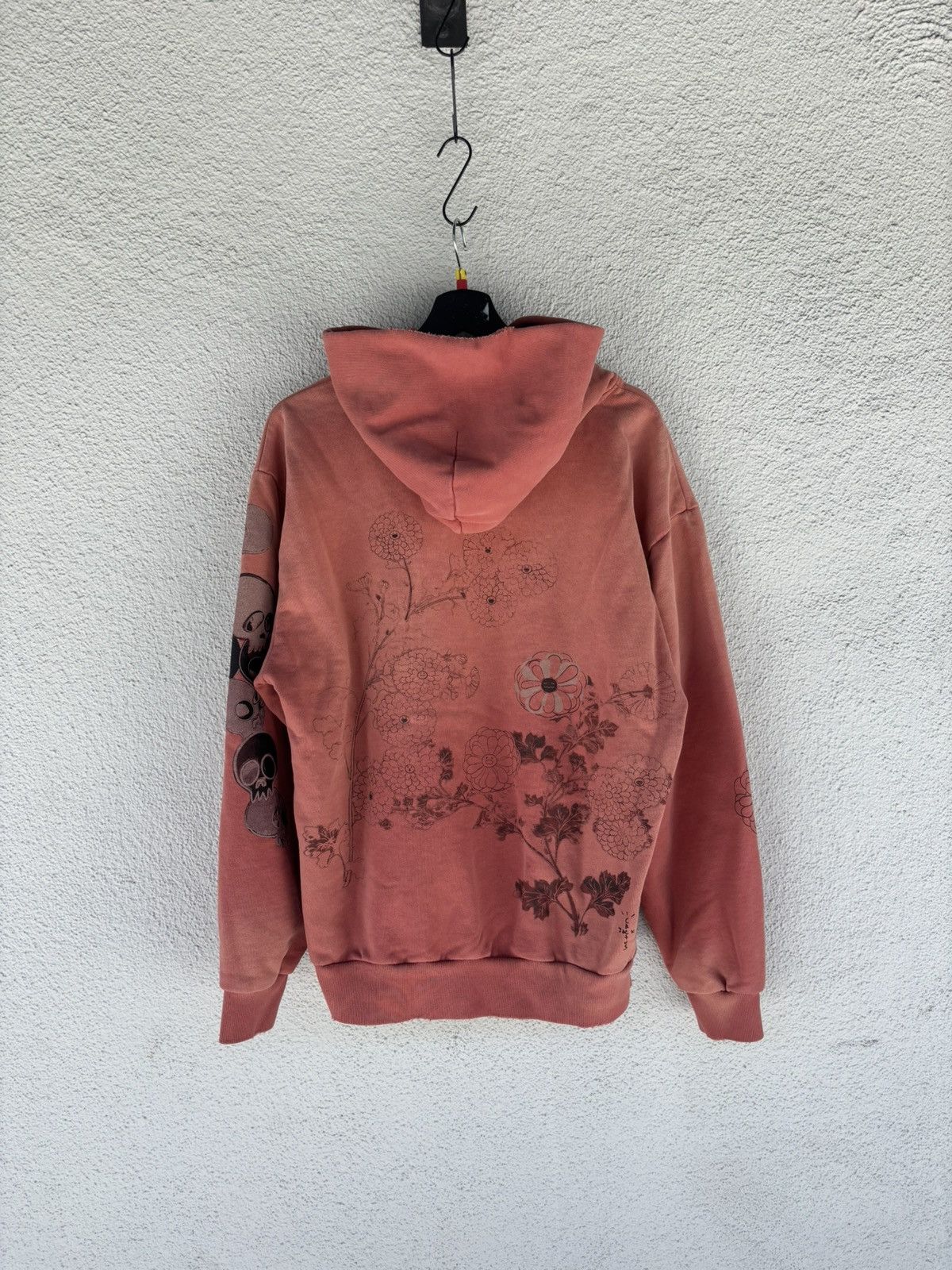 Travis Scott Travis scort x takashi murakami Size US L / EU 52-54 / 3 - 5 Thumbnail