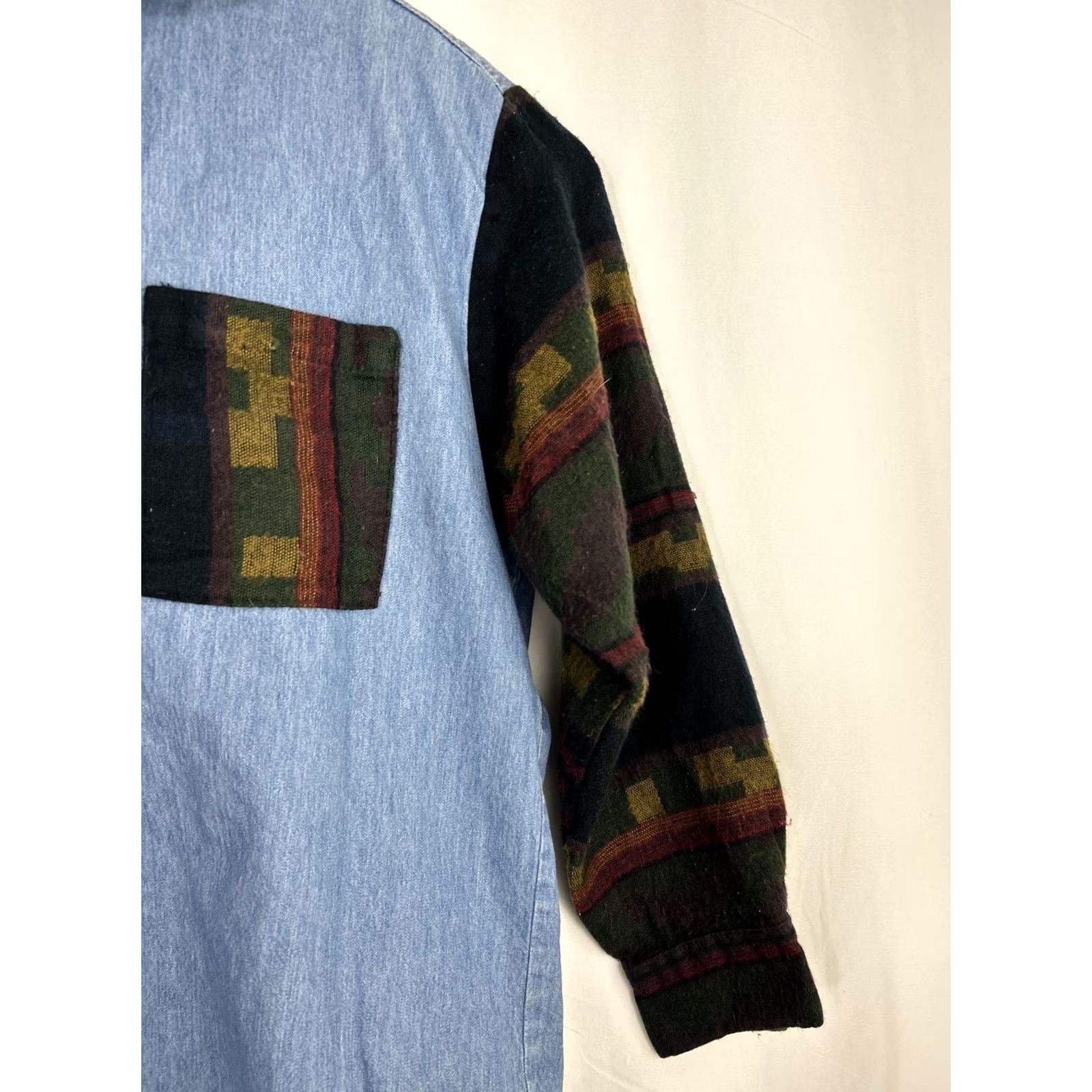 Vintage One Way Vintage Chambray Button-Up Aztec Southwest Accent Shirt Mens L Blue / Aztec Chambray Shirt Mens L Size US L / EU 52-54 / 3 - 4 Thumbnail