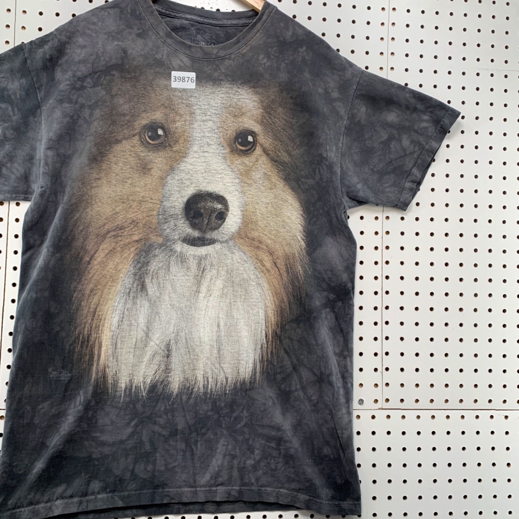 The Mountain VINTAGE The Mountain Shirt Mens L Gray Tie Dye Dog 22x31.5 Shetland Sheepdog Size US L / EU 52-54 / 3 - 4 Thumbnail