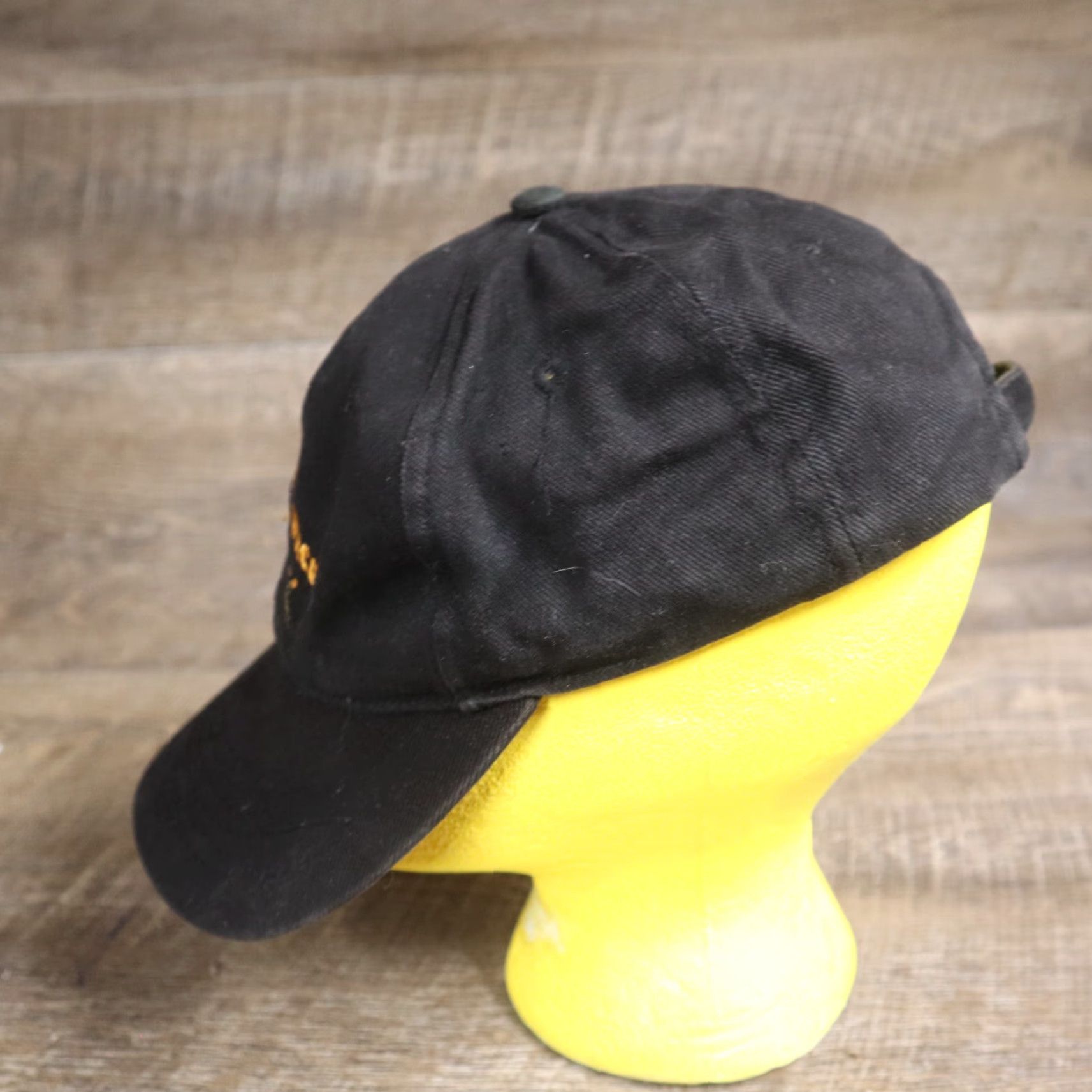 Vintage VINTAGE Hat Unbranded Black Adjustable Strapback 1940 CHILE Cosecha VINA COUSINO MACUL GRAN VINO BLACK CAP HAT Mens Size ONE SIZE - 5 Thumbnail