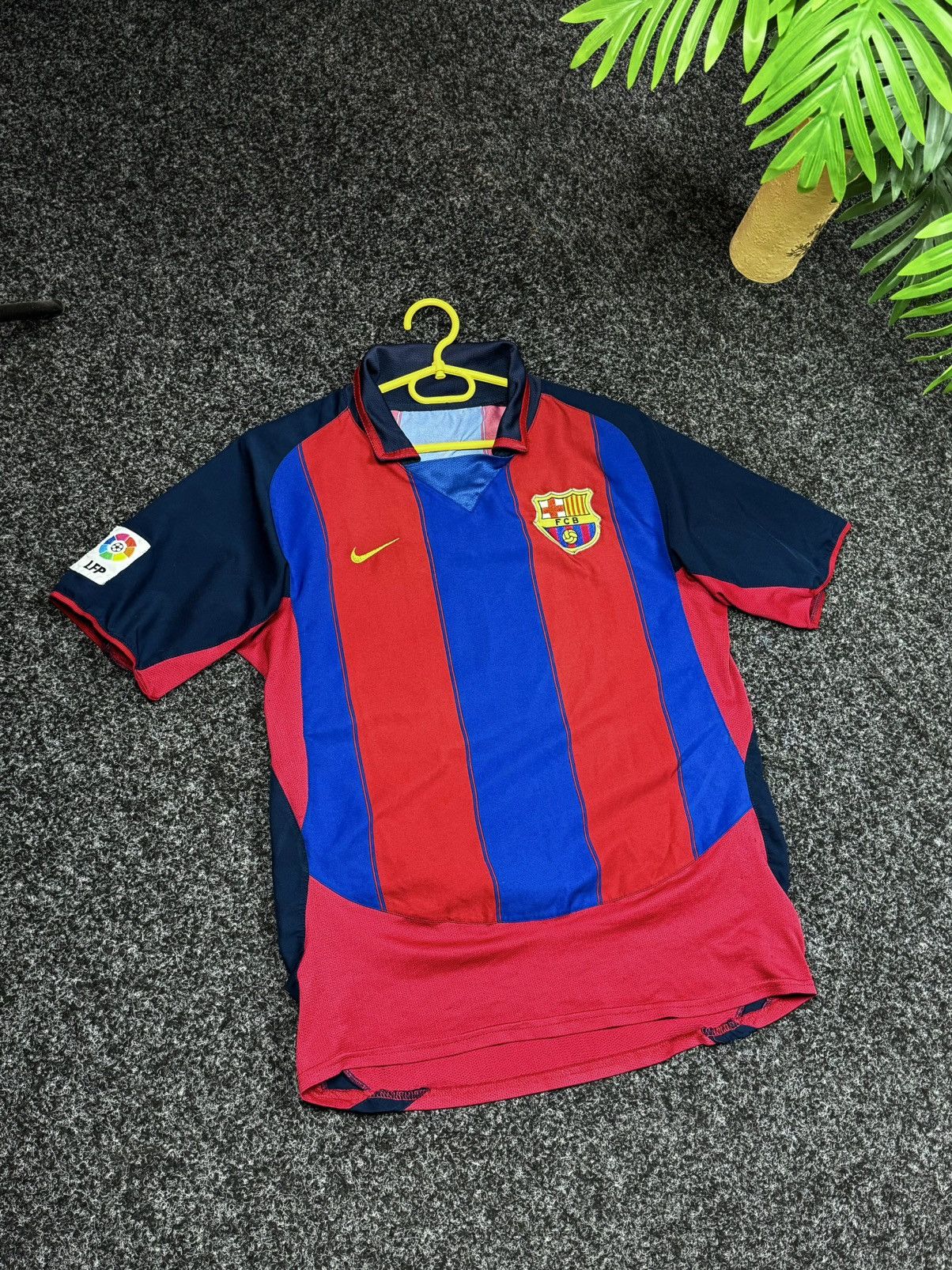 Nike Barcelona FC Nike 2003/04 Izagaren 7 Vintage Football Shirt Size US S / EU 44-46 / 1 - 24 Thumbnail