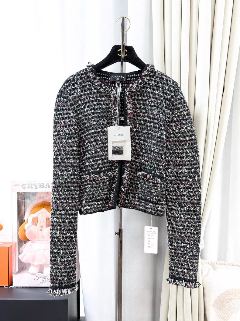 Chanel Chanel 24B black diamond buckle sequin woven tweed long-sl Size XS / US 0-2 / IT 36-38 - 1 Thumbnail
