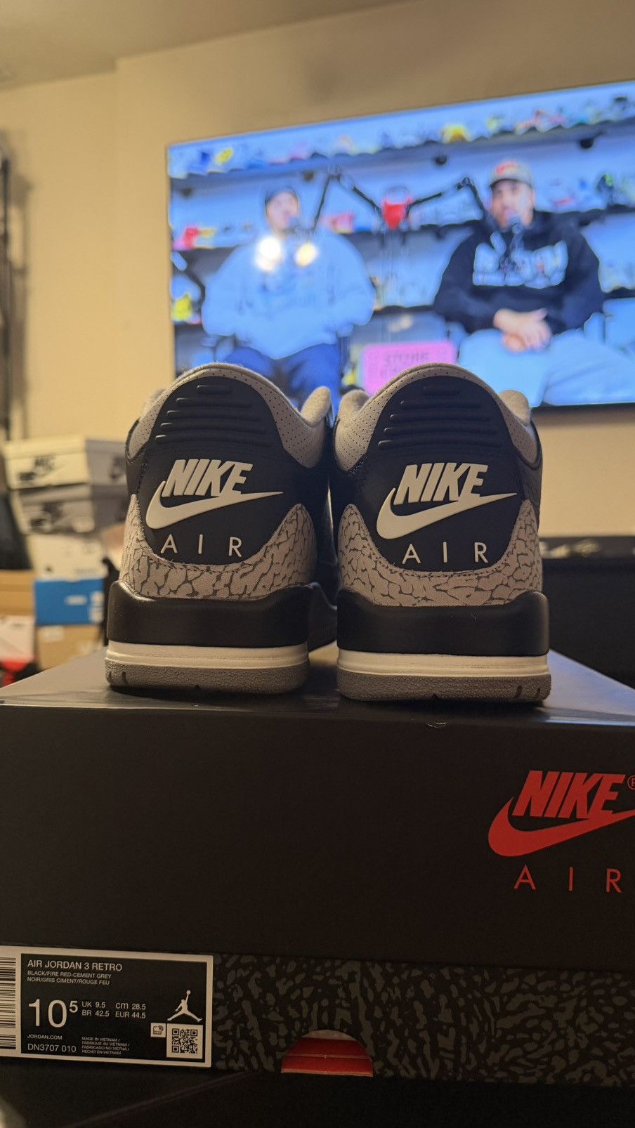 Jordan Brand Jordan 3 black cement Size US 11.5 / EU 44-45 - 2 Thumbnail