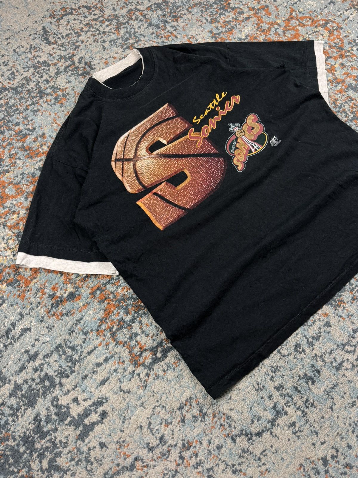 Nutmeg Vintage 90s Nutmeg Seattle Sonics NBA basketball graphic tee Size US XL / EU 56 / 4 - 2 Thumbnail