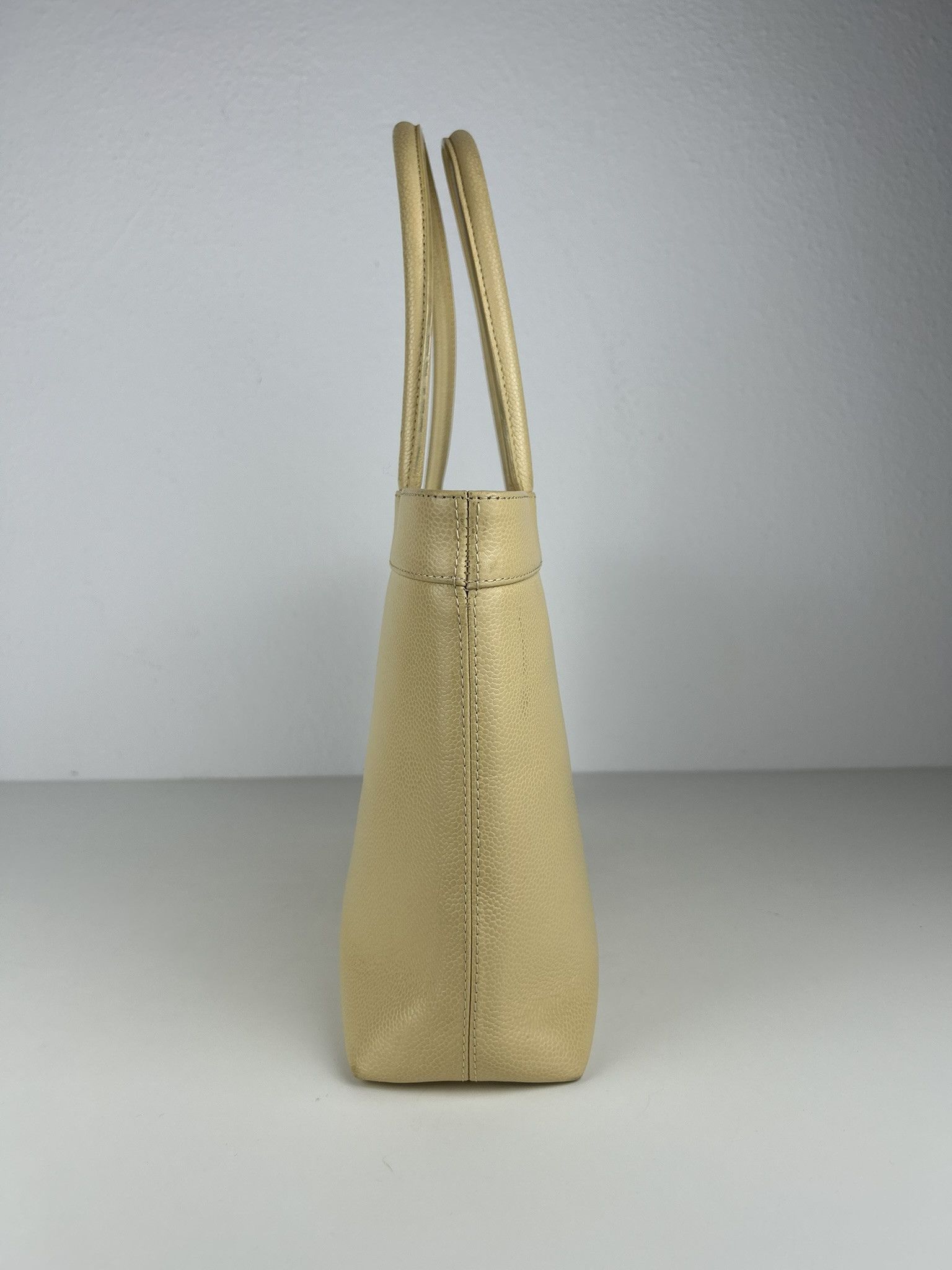 Chanel 2004-2005 Chanel coco mark caviar open tote bag in buttery Size ONE SIZE - 3 Thumbnail