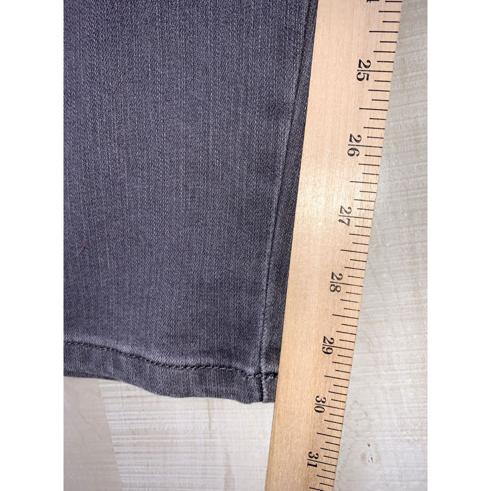 Gloria Vanderbilt Gloria Vanderbilt Amanda Sculpt Stretch Slimming Gray Wash Jeans Size 18 NWT Regular 5-Pocket Design Women's Jeans Size 40" / US 18 - 5 Thumbnail