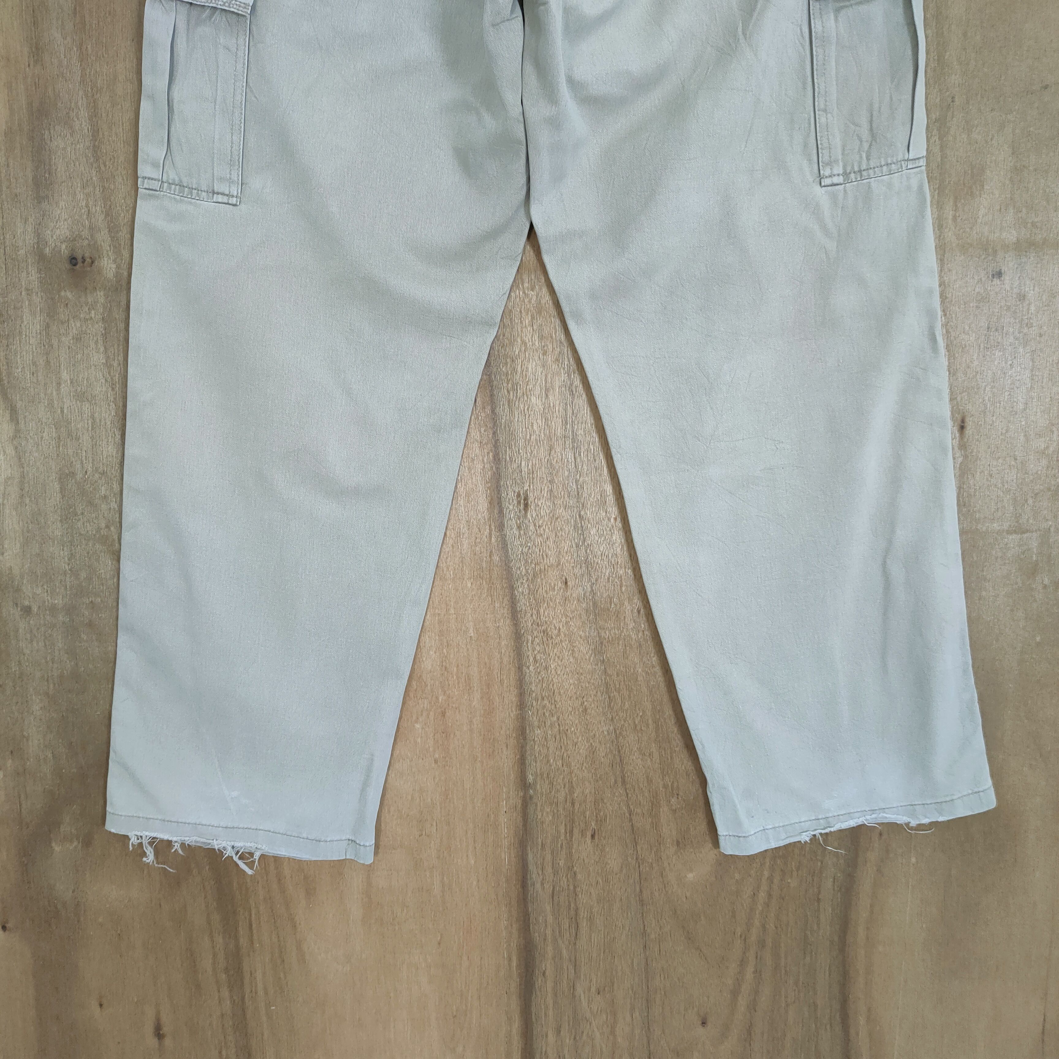 Wrangler VINTAGE WRANGLER DISTRESSED CARGO PANTS Size US 36 / EU 52 - 8 Thumbnail