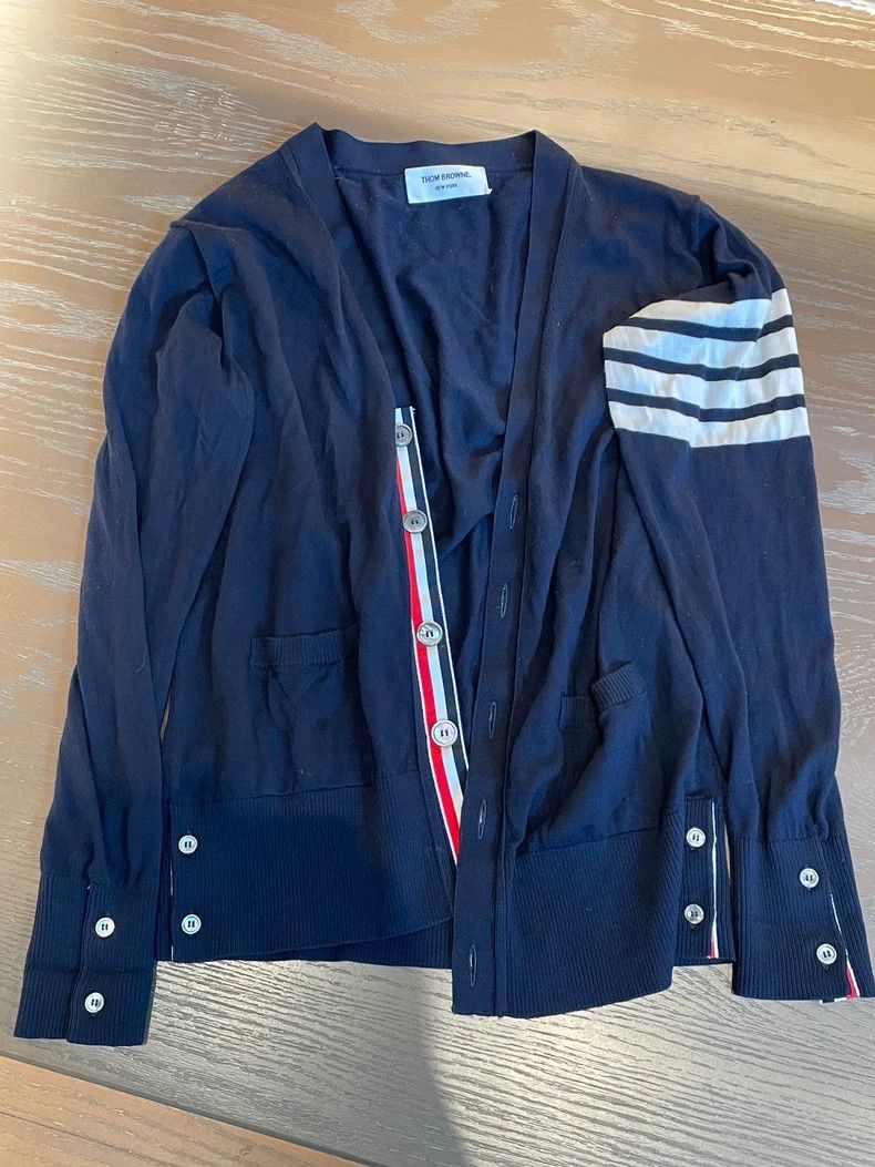 Thom Browne Thom Browne V-neck wool knit cardigan Size US S / EU 44-46 / 1 - 1 Thumbnail