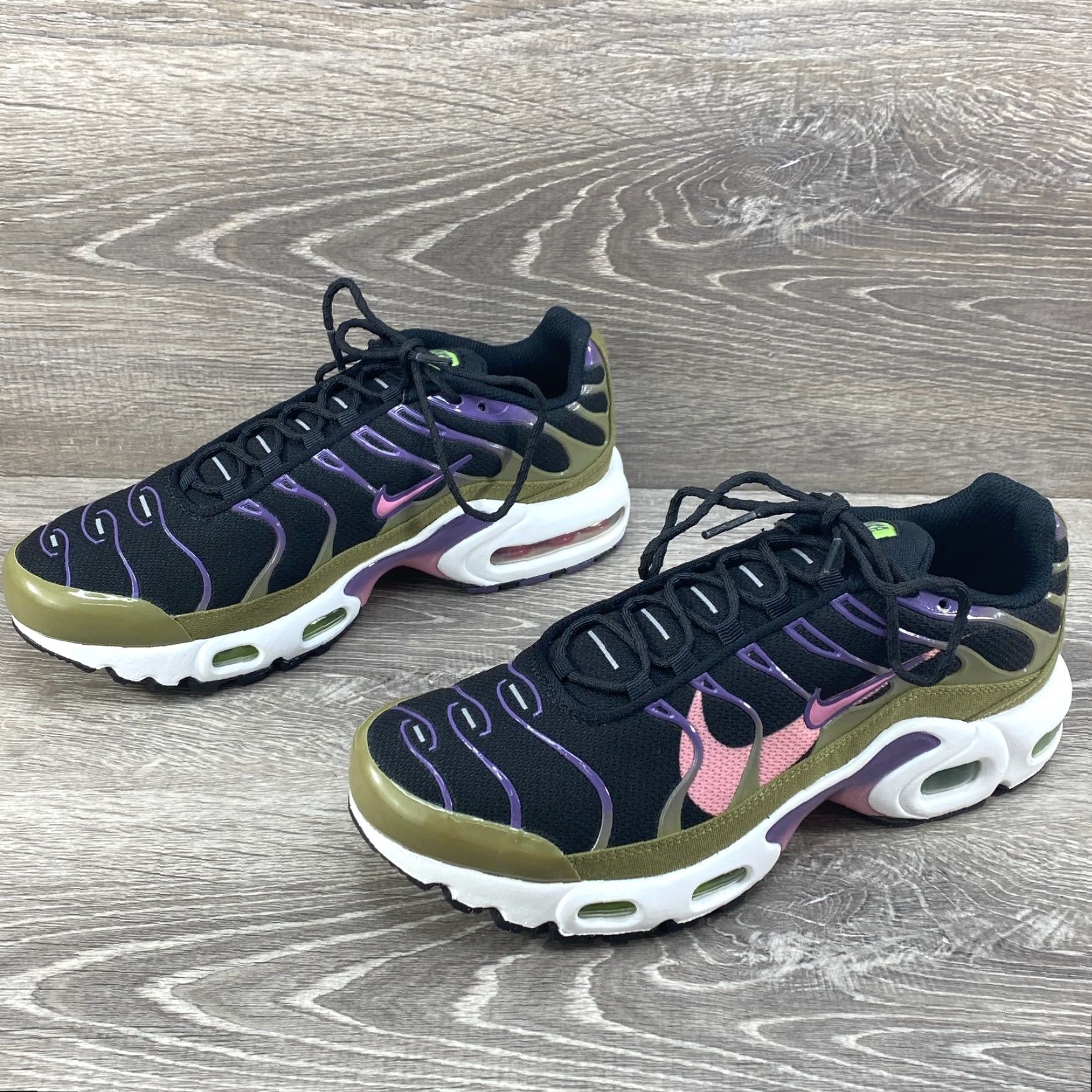 Nike Nike Air Max Plus GS Size 7y Womens 8.5 Purple Black DX3093-001 Sneaker Nike Air Max Plus - No Box Size US 9 / IT 39 - 5 Thumbnail