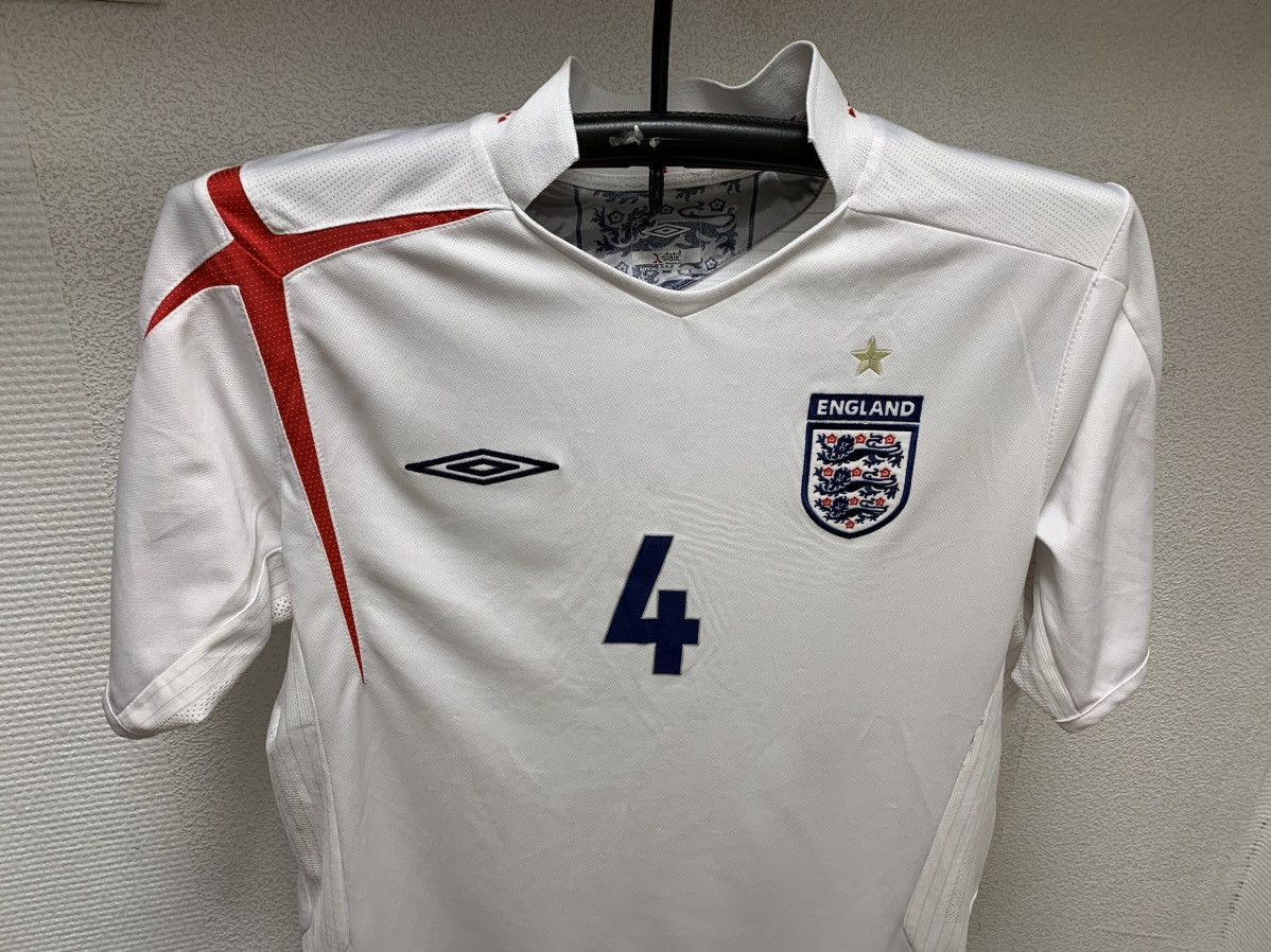 Umbro England Umbro Gerrard 4 vintage soccer jersey L sz 2000th Size US L / EU 52-54 / 3 - 3 Thumbnail