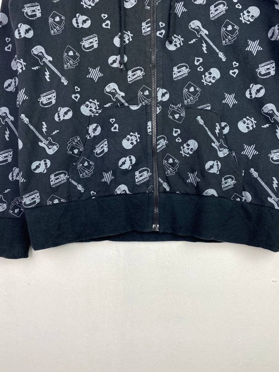 Japanese Brand japanese brands bondage design hoody very nice design Size US M / EU 48-50 / 2 - 3 Thumbnail
