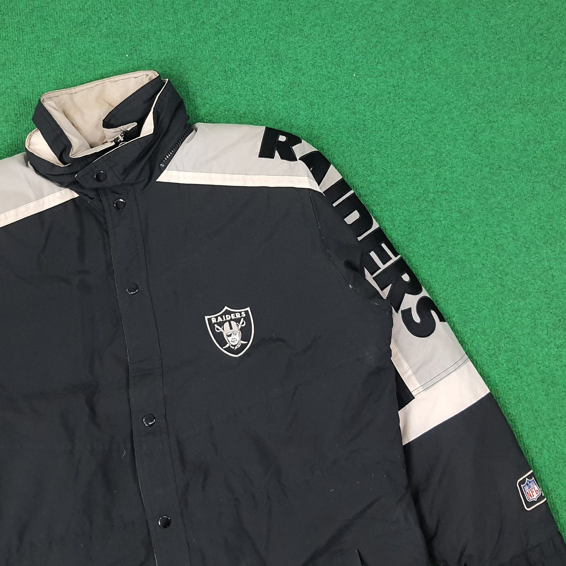 NFL × Starter × Vintage Vintage Starter NFL Raiders Sports Team Jacket C230N24 Size US XXL / EU 58 / 5 - 2 Thumbnail