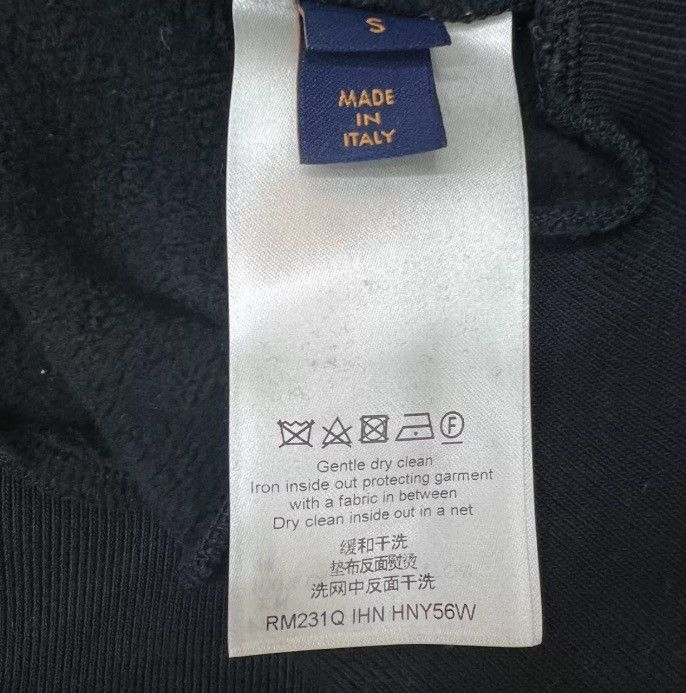 Louis Vuitton LOUIS VUITTON Letter Sweatshirt2412-Nextarrow Size US S / EU 44-46 / 1 - 5 Thumbnail