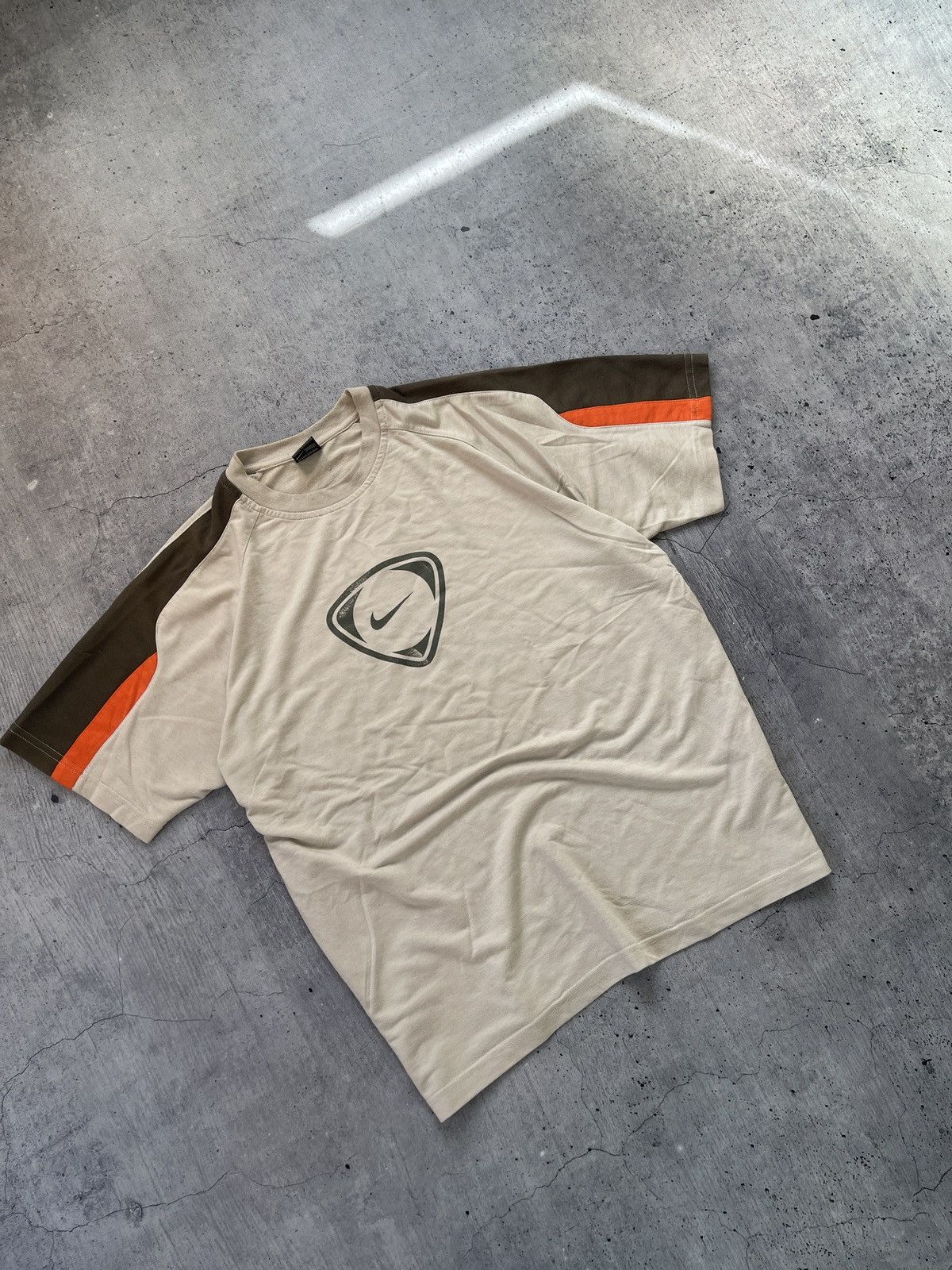 Nike × Vintage Nike Vintage Tee Center Swoosh Athletic Performance Tribal Size US XL / EU 56 / 4 - 1 Thumbnail