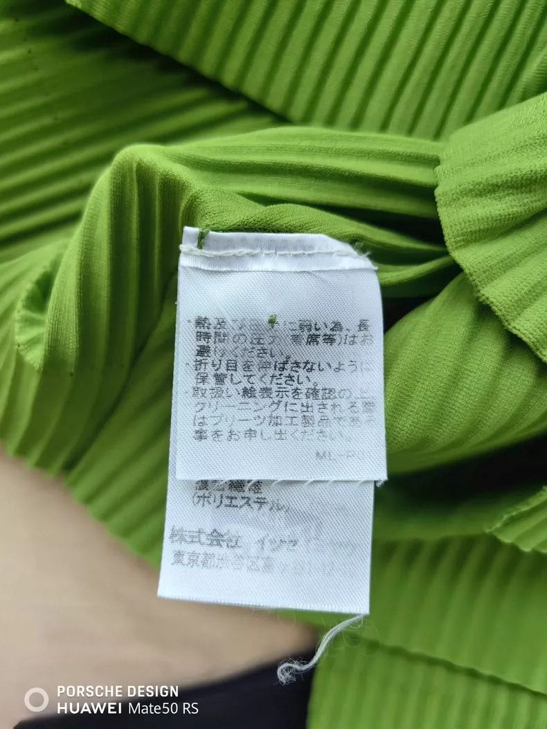 Issey Miyake Issey Miyake size:one size Green pleated coat Size XS / US 0-2 / IT 36-38 - 6 Thumbnail