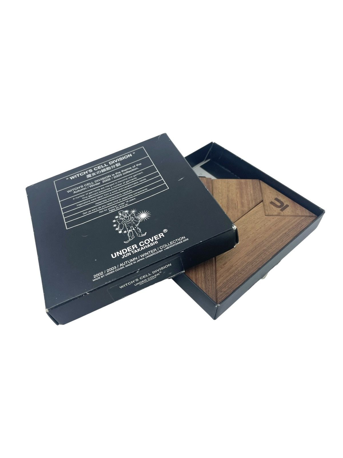 Undercover AW 02 Witches Cell Division Puzzle Size ONE SIZE - 1 Thumbnail