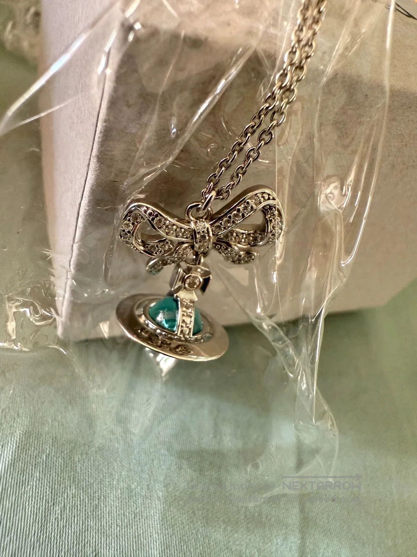 Chanel mint green bow orb necklace. Size ONE SIZE - 1 Thumbnail