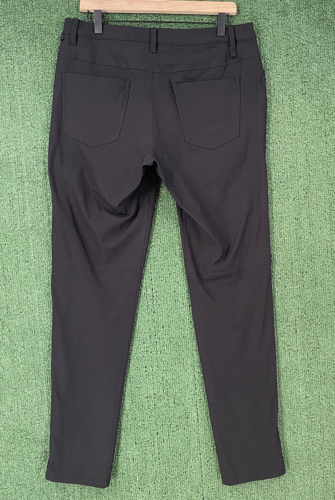 Lululemon Lululemon Commission Black Pants Men’s Size 32 Size US 32 / EU 48 - 4 Thumbnail