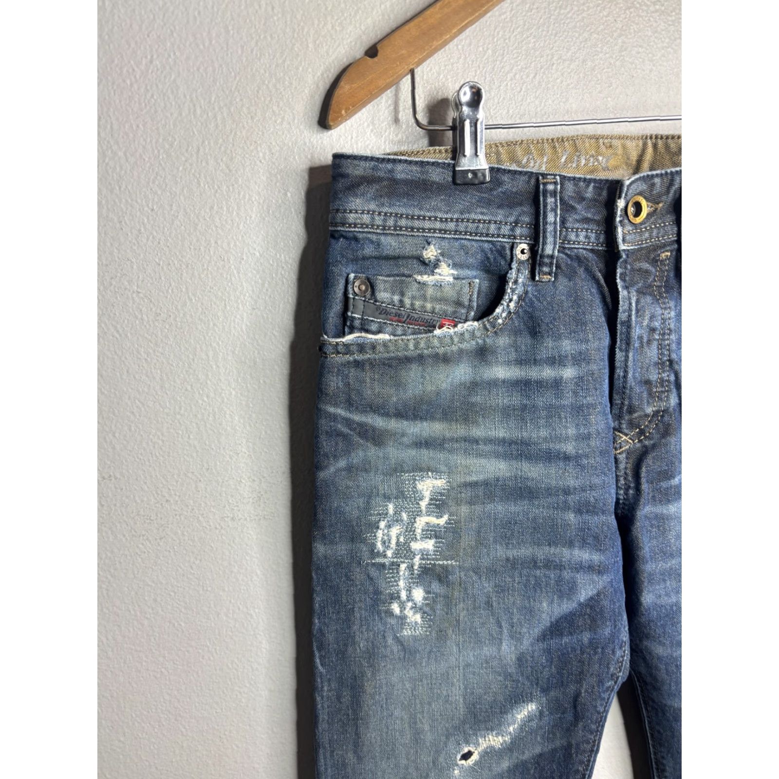 Diesel VINTAGE Diesel Buster Jeans Mens Slim Tapered 26x30 Blue Medium Wash Distressed Denim 28W 30L Pants Men Size US 26 / EU 42 - 2 Thumbnail