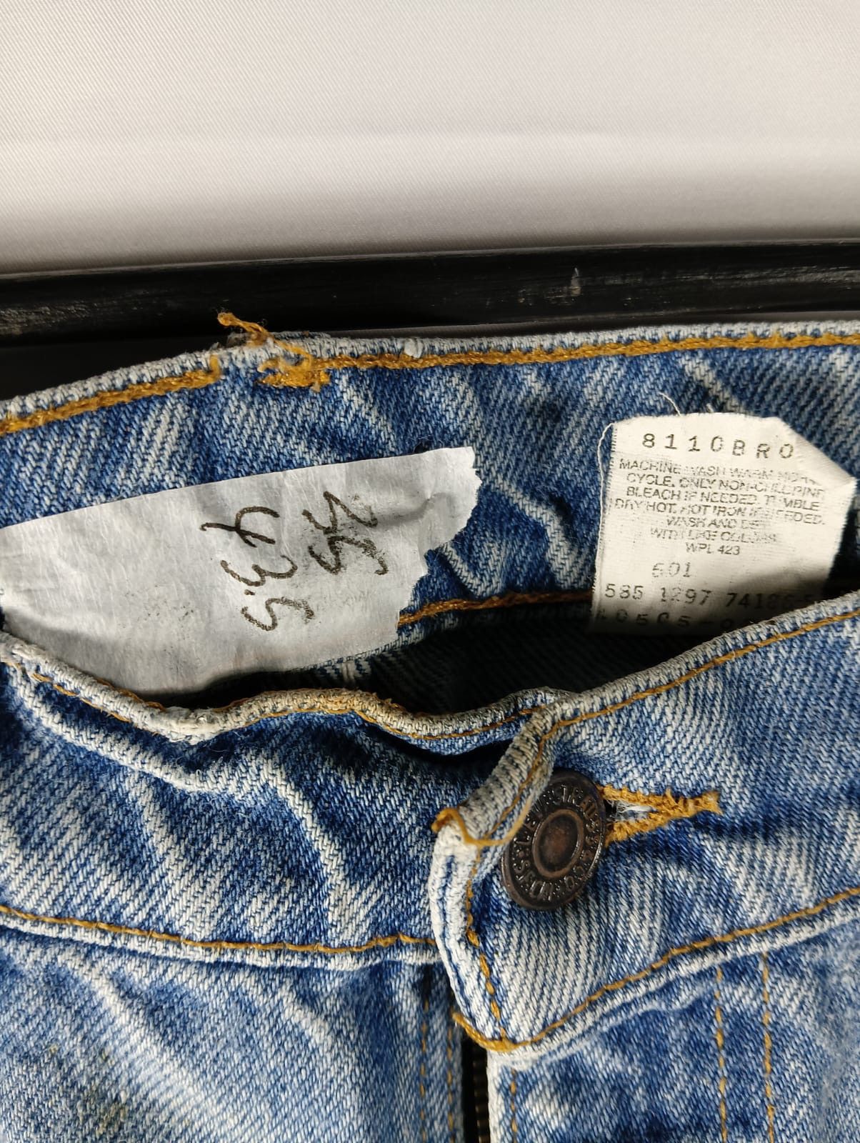 Levi's Vintage Clothing Vintage Levis 505 distressed denim rare orange tab Size US 35 - 3 Thumbnail
