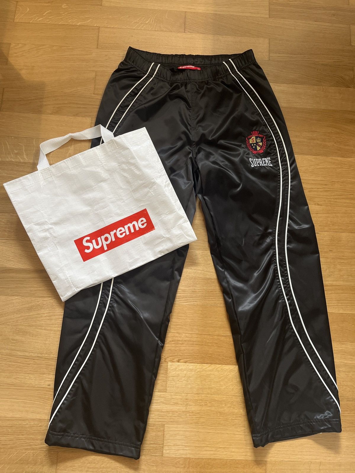 Supreme(シュプリーム) サテン トラック 黒 パンツ L Supreme 25SS