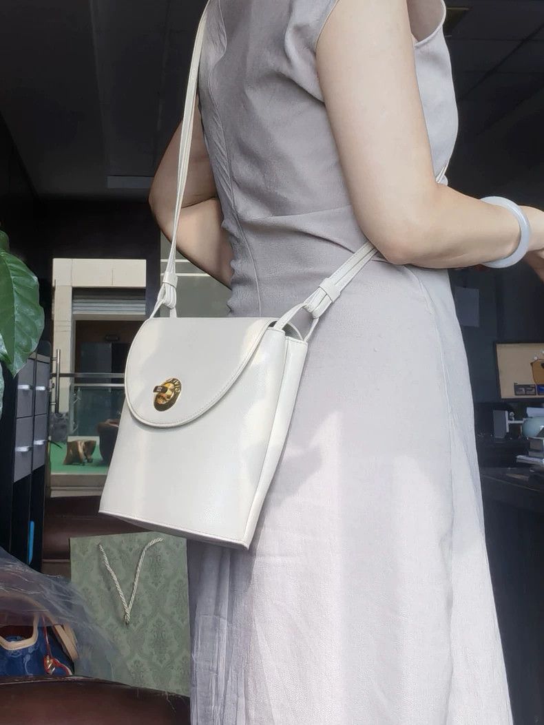 Givenchy Givenchy Beige Small Bag with Shiny Metal Buckle Size ONE SIZE - 2 Thumbnail