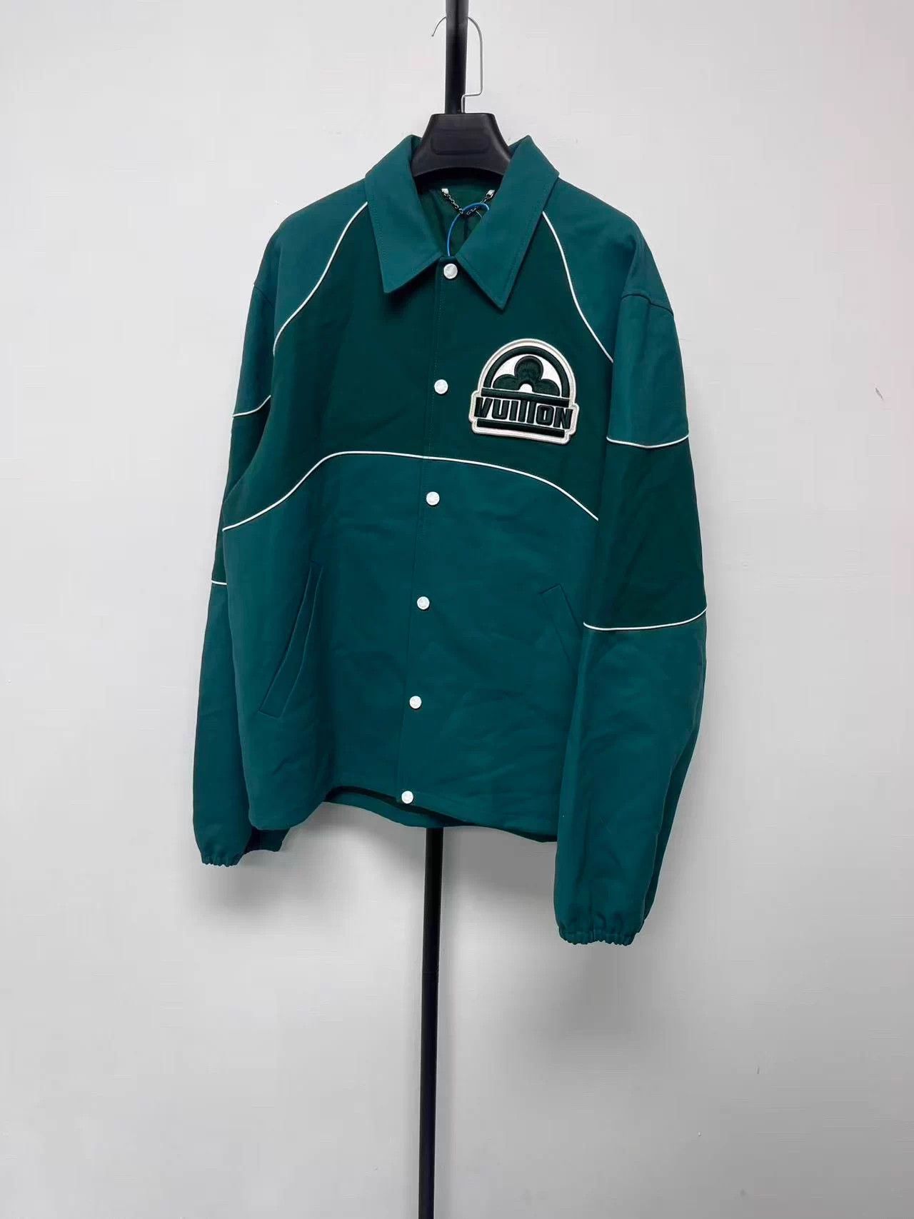 Louis Vuitton LOUIS VUITTON men's casual green 1-button jacket 52 Size US L / EU 52-54 / 3 - 1 Thumbnail