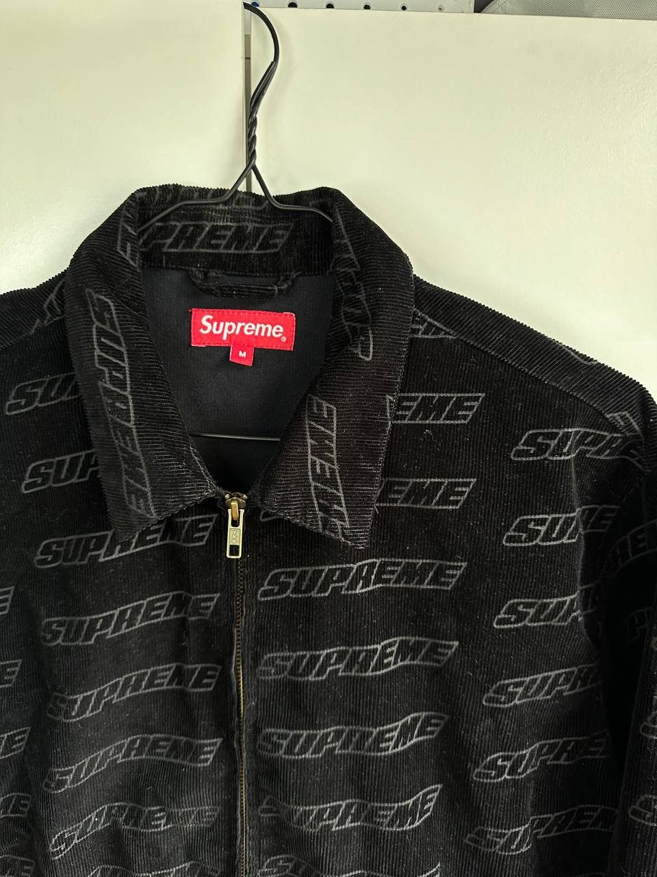 Supreme Supreme Jacket Debossed Logo Corduroy velvet AW2018 monogram Size US M / EU 48-50 / 2 - 2 Thumbnail