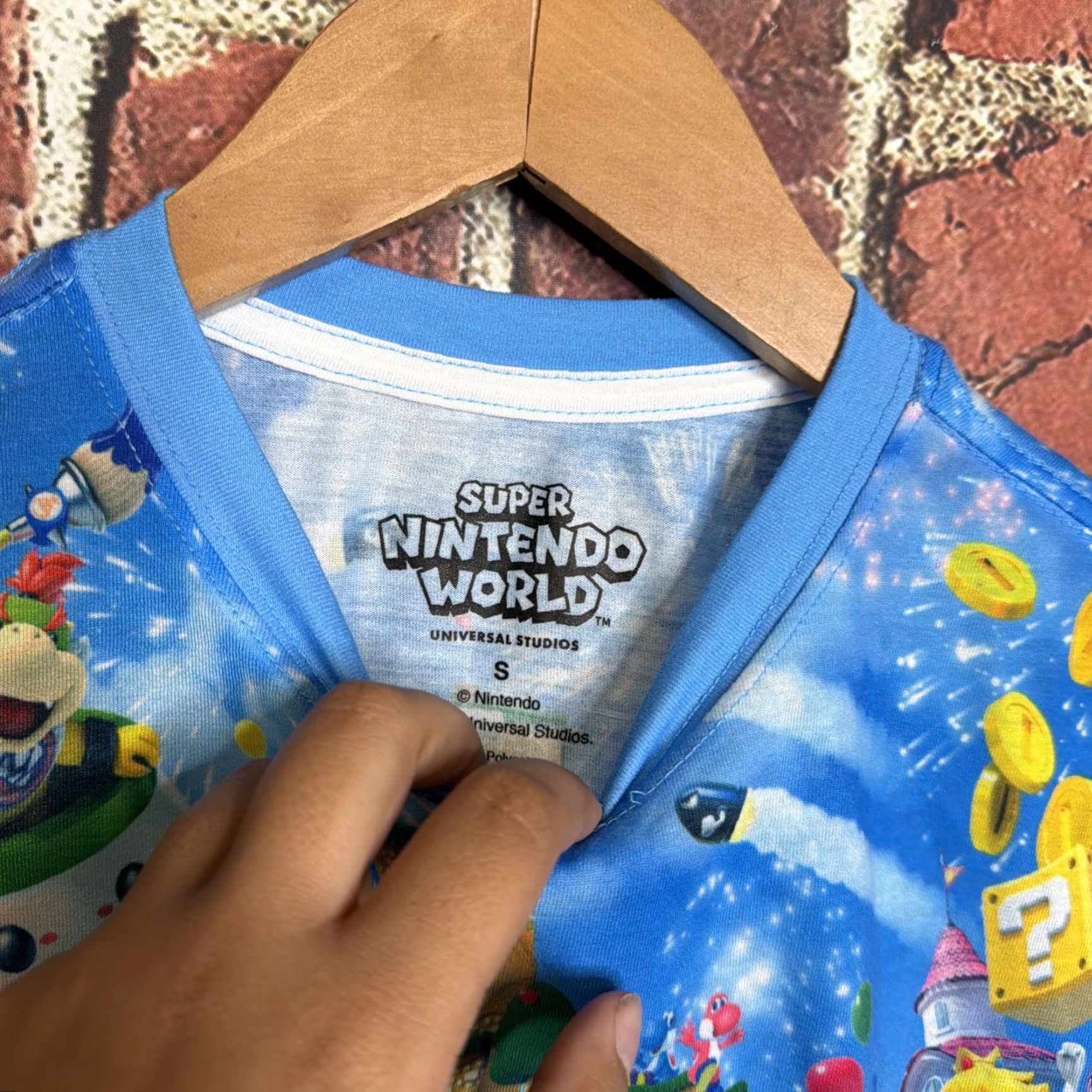 Nintendo VINTAGE Super Nintendo World Universal Studios Hollywood All Over Print Shirt Mens S Size US S / EU 44-46 / 1 - 2 Thumbnail