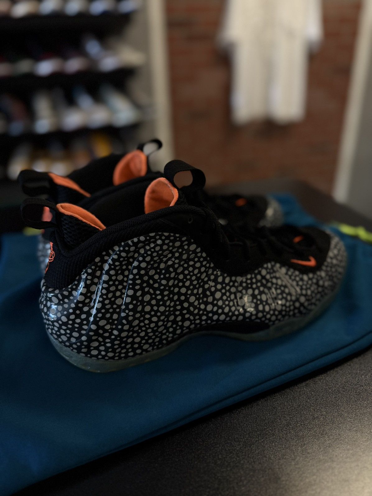 Nike Nike Foamposite Safari (2013) RARE Size 10 🧼 Size US 10 / EU 43 - 2 Thumbnail
