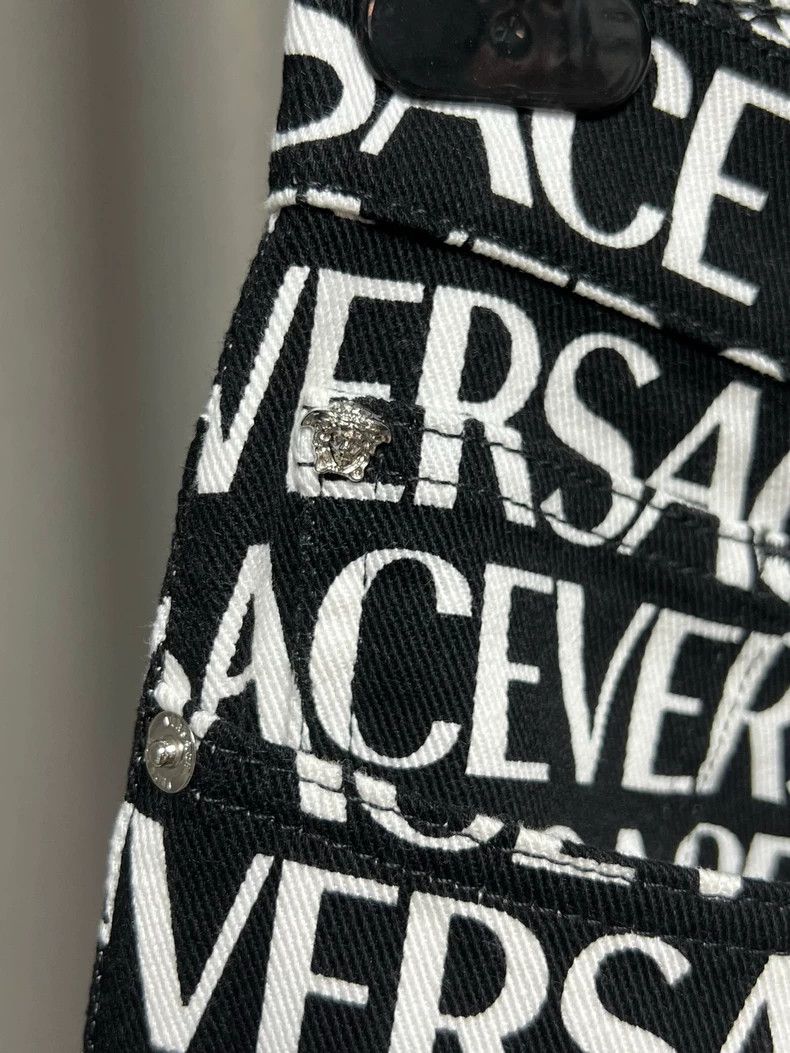 Versace Versace Men's loose full-letter logo casual jeans Size US 33 - 4 Thumbnail