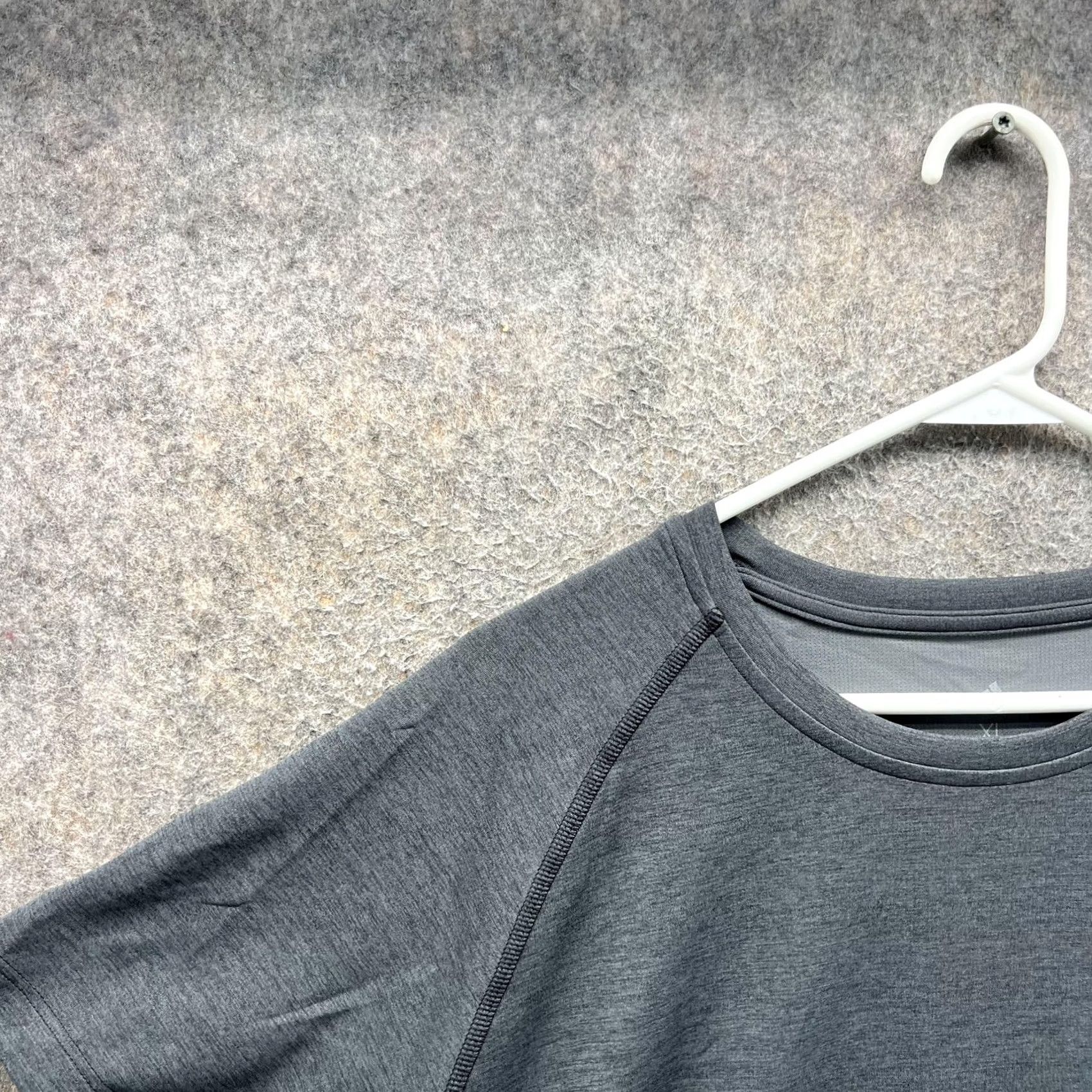 Adidas Adidas AEROREADY Shirt Mens XL Gray Raglan Performance Athletic Tee Jersey Shirt Size US XL / EU 56 / 4 - 7 Thumbnail