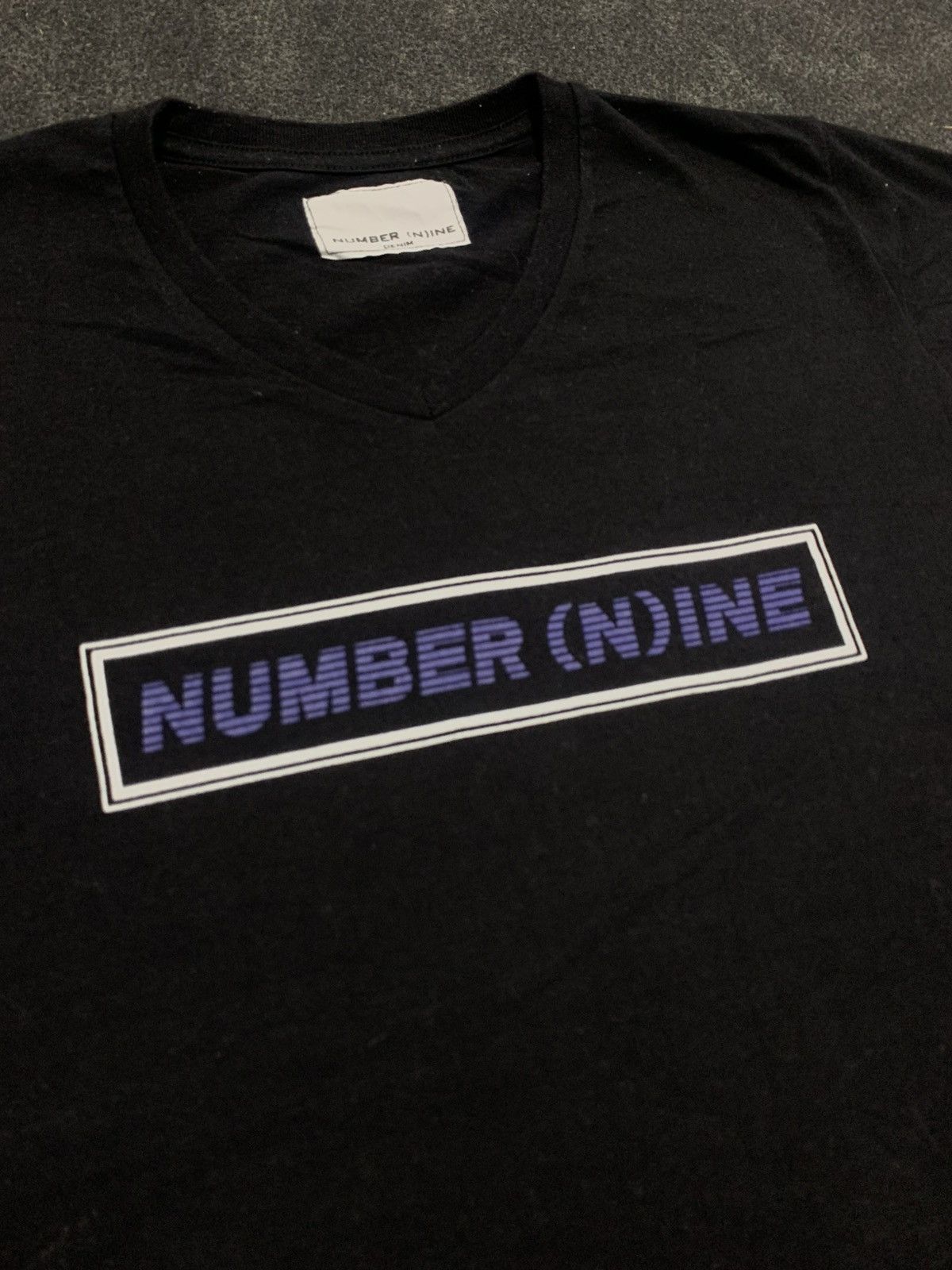 Number (N)ine NUMBER (N)INE DENIM Box Logo V-Neck Tee Size US M / EU 48-50 / 2 - 4 Thumbnail