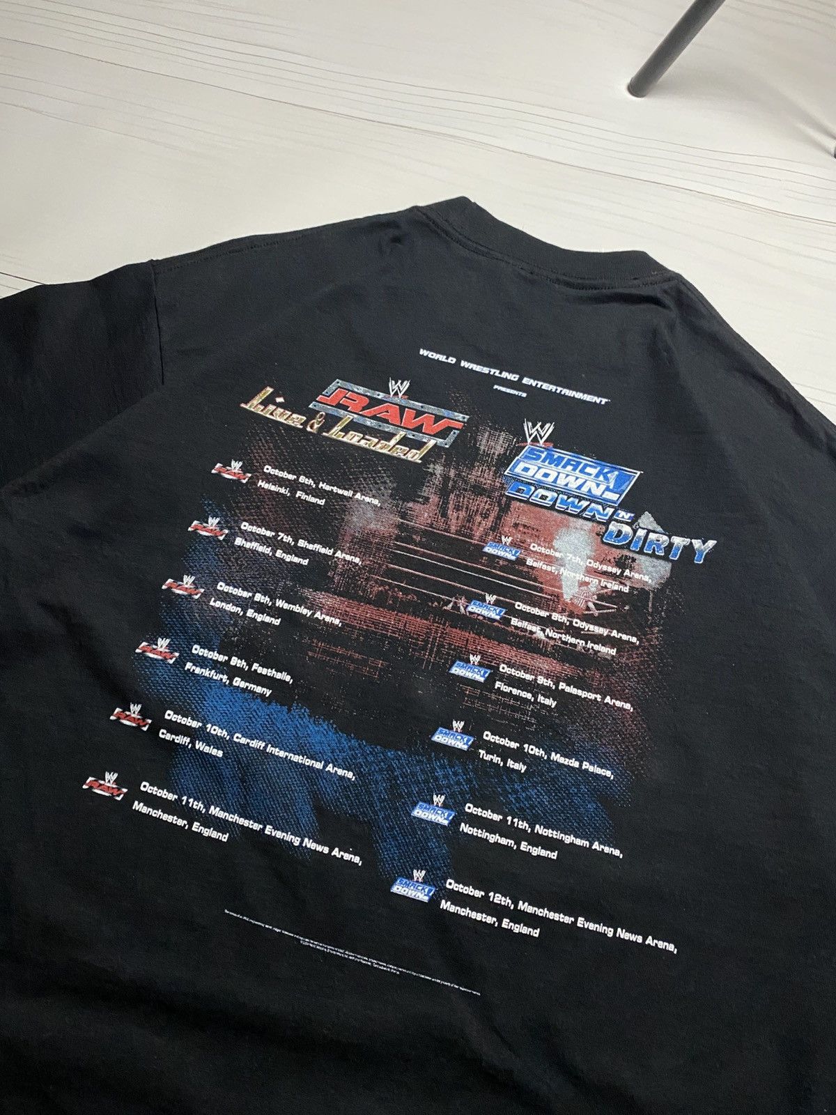 Vintage × WWE × WWF Vintage WWE RAW vs SmackDown 2004 Big Logo y2k t shirt Size US L / EU 52-54 / 3 - 8 Thumbnail