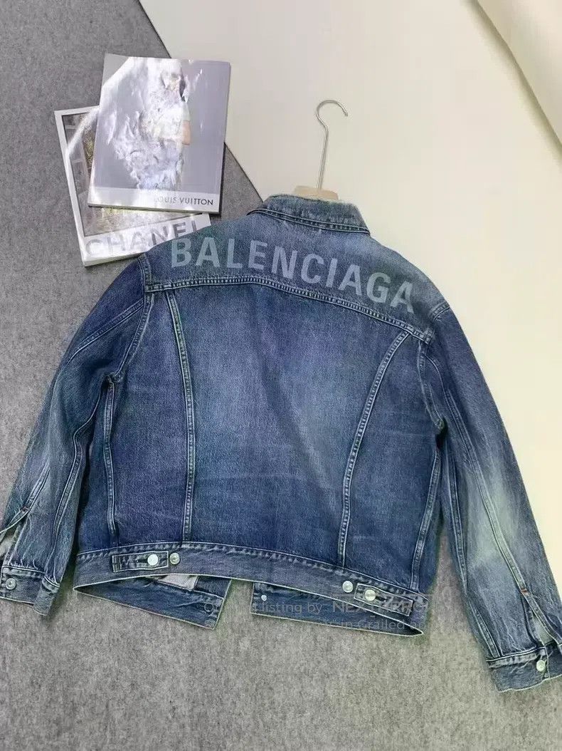 Balenciaga Balenciaga Back logo denim jacket Size US S / EU 44-46 / 1 - 4 Thumbnail
