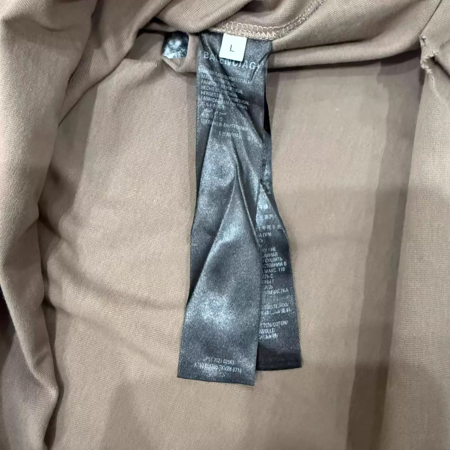 Balenciaga Balenciaga FW22 Distressed Logo Print SS Tee L Size US L / EU 52-54 / 3 - 3 Thumbnail