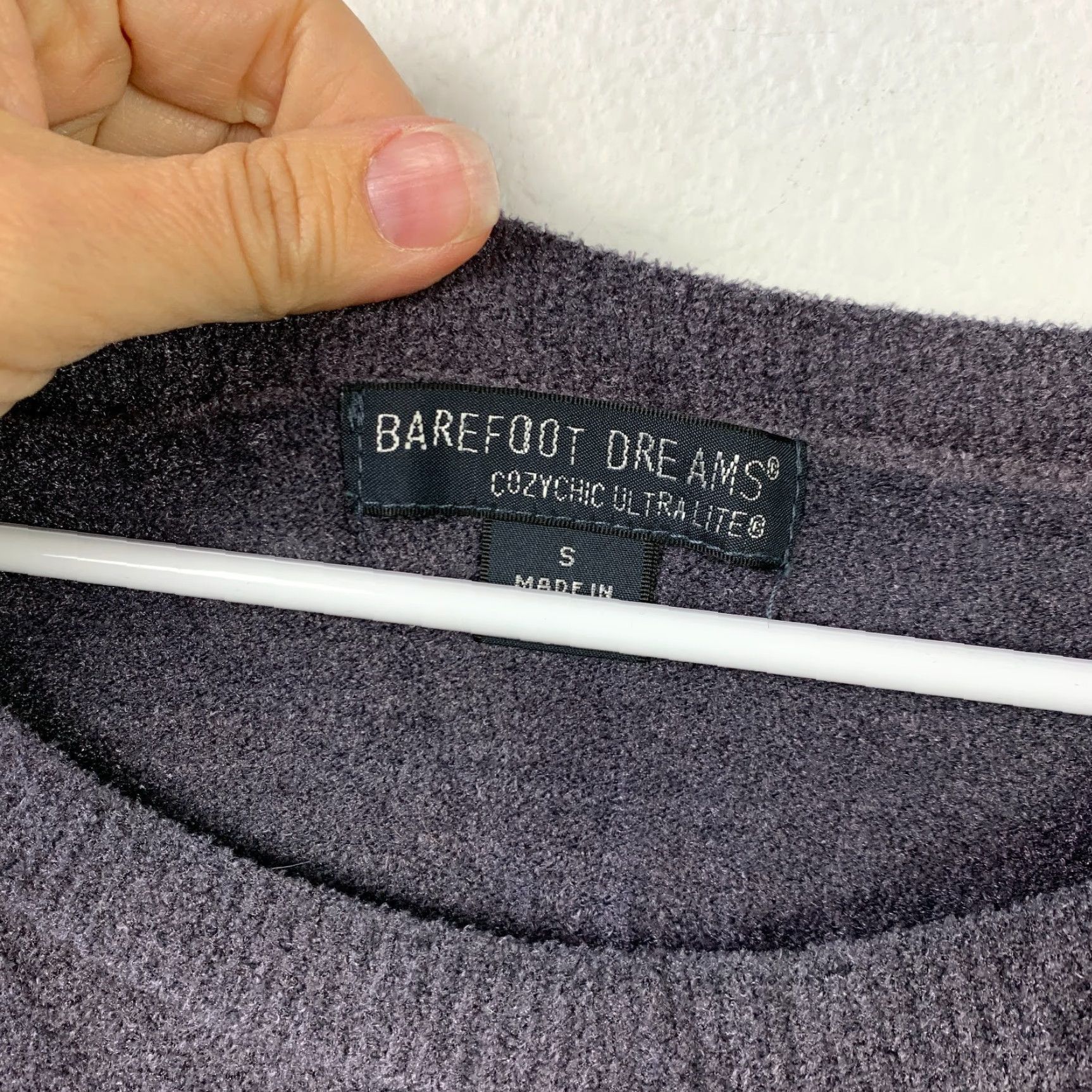 Vintage Barefoot Dreams Shirt Womens Adult Small Gray Slouchy Pullover Blouse Classic Knit Nylon Viscose Casual Sleeve Round Neck Flatbed Comfort Size S / US 4 / IT 40 - 3 Thumbnail